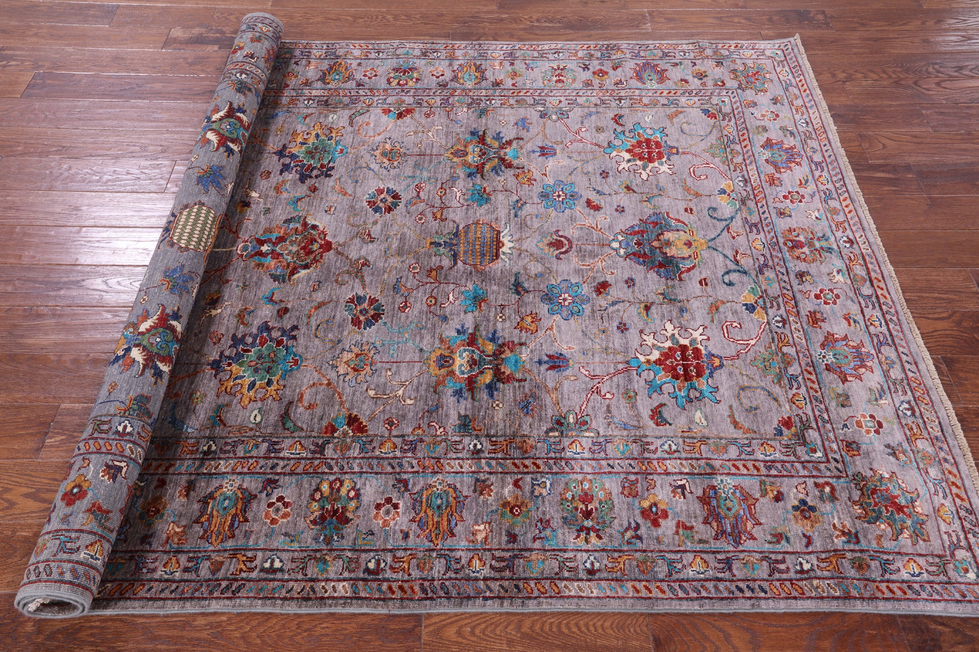 Peshawar Hand Knotted Wool Rug - 5' 9" X 7' 10" - Golden Nile