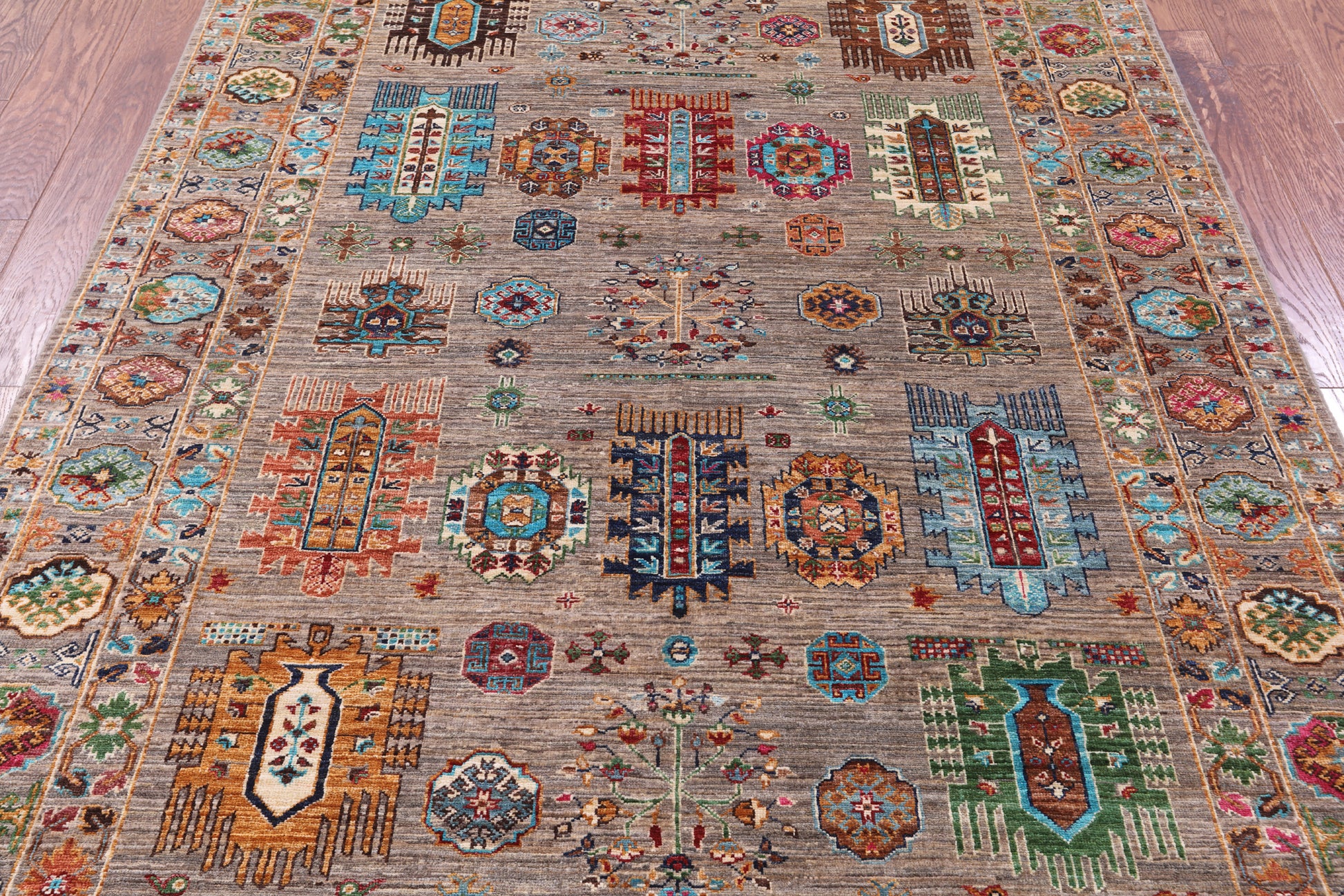 Turkmen Ersari Hand Knotted Wool Rug - 5' 7" X 7' 9" - Golden Nile