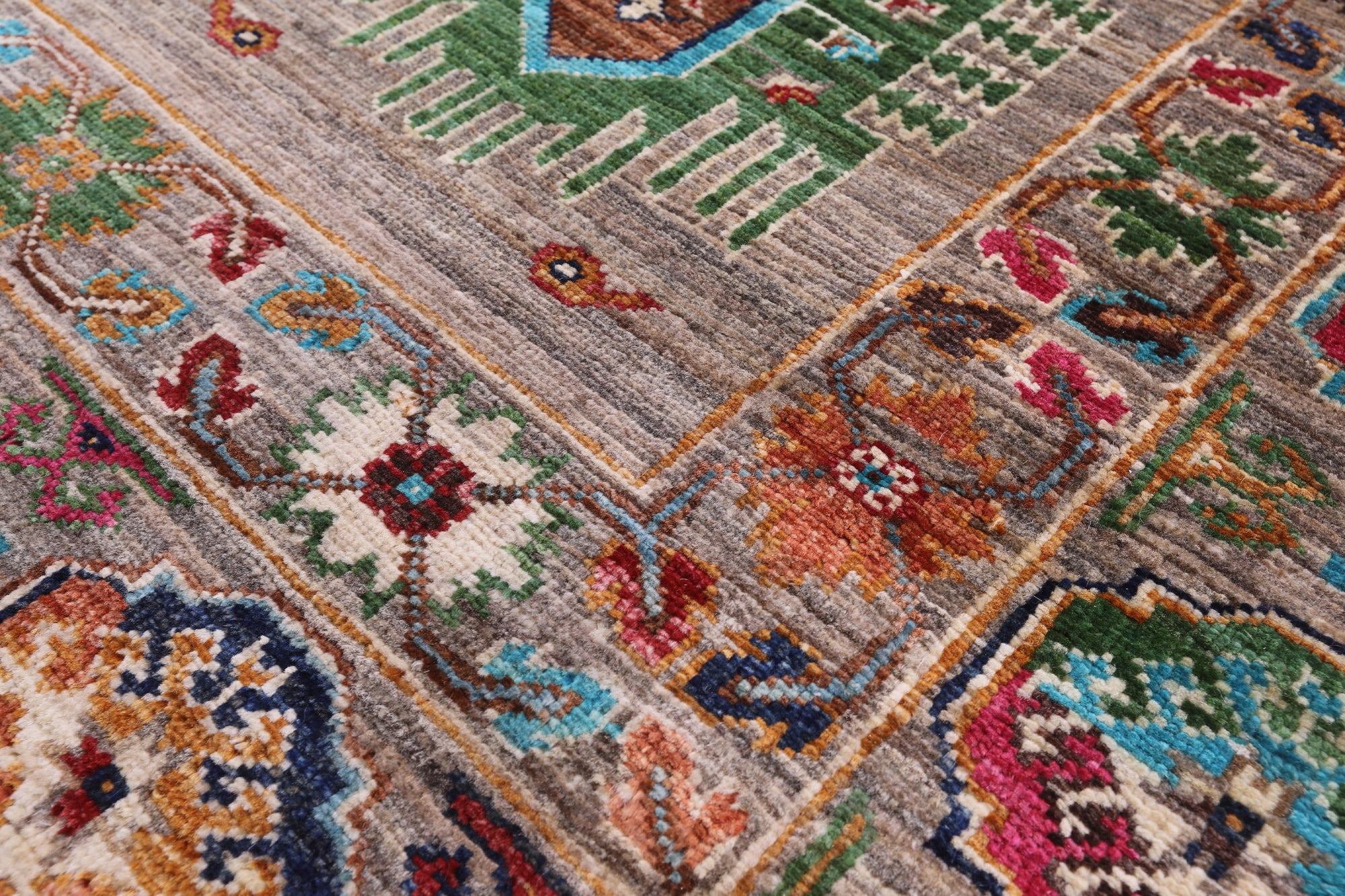 Turkmen Ersari Hand Knotted Wool Rug - 5' 7" X 7' 9" - Golden Nile