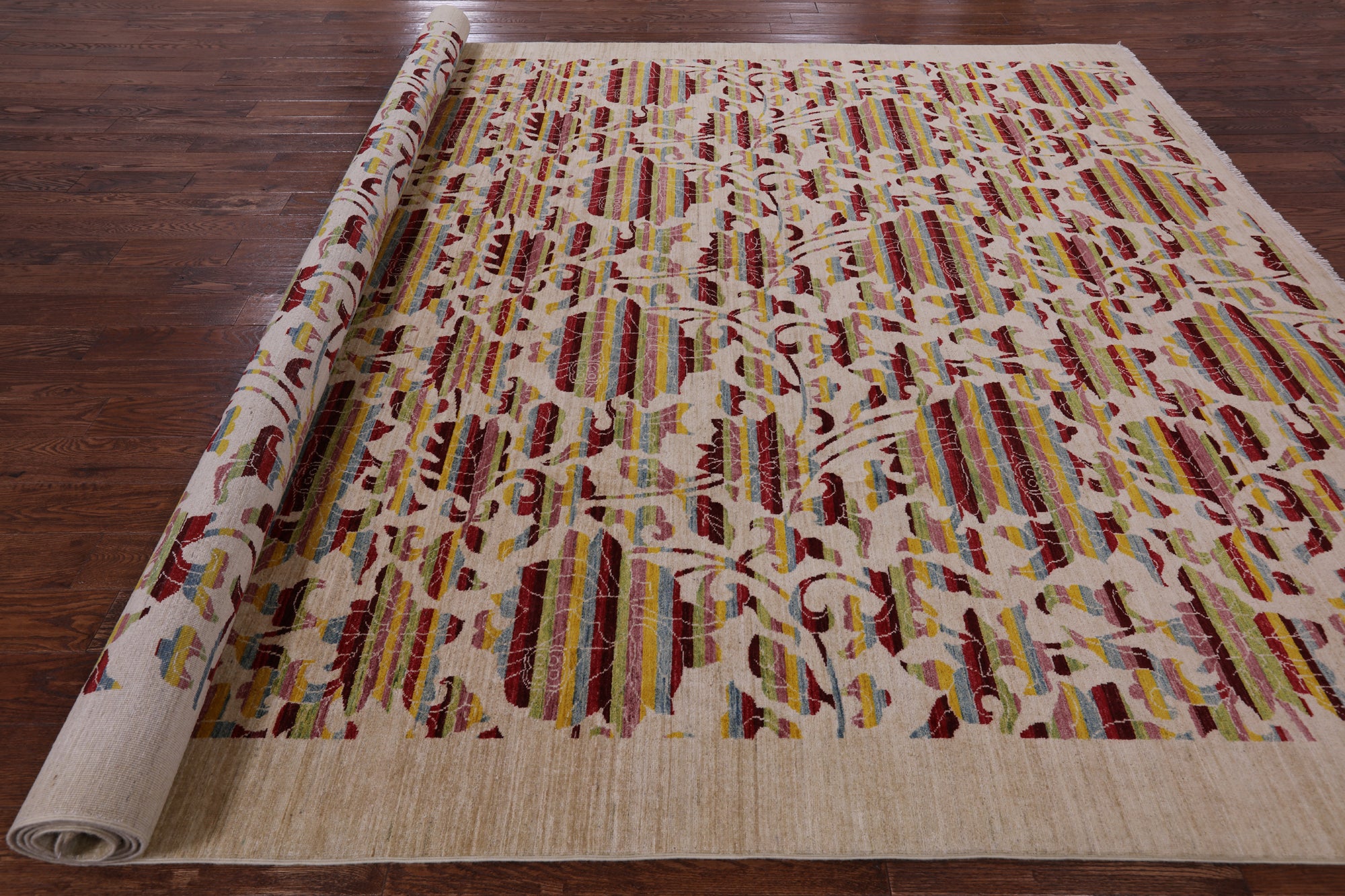 Ivory William Morris Rose Garden Hand Knotted Wool Area Rug - 10' 1" X 14' 0" - Golden Nile