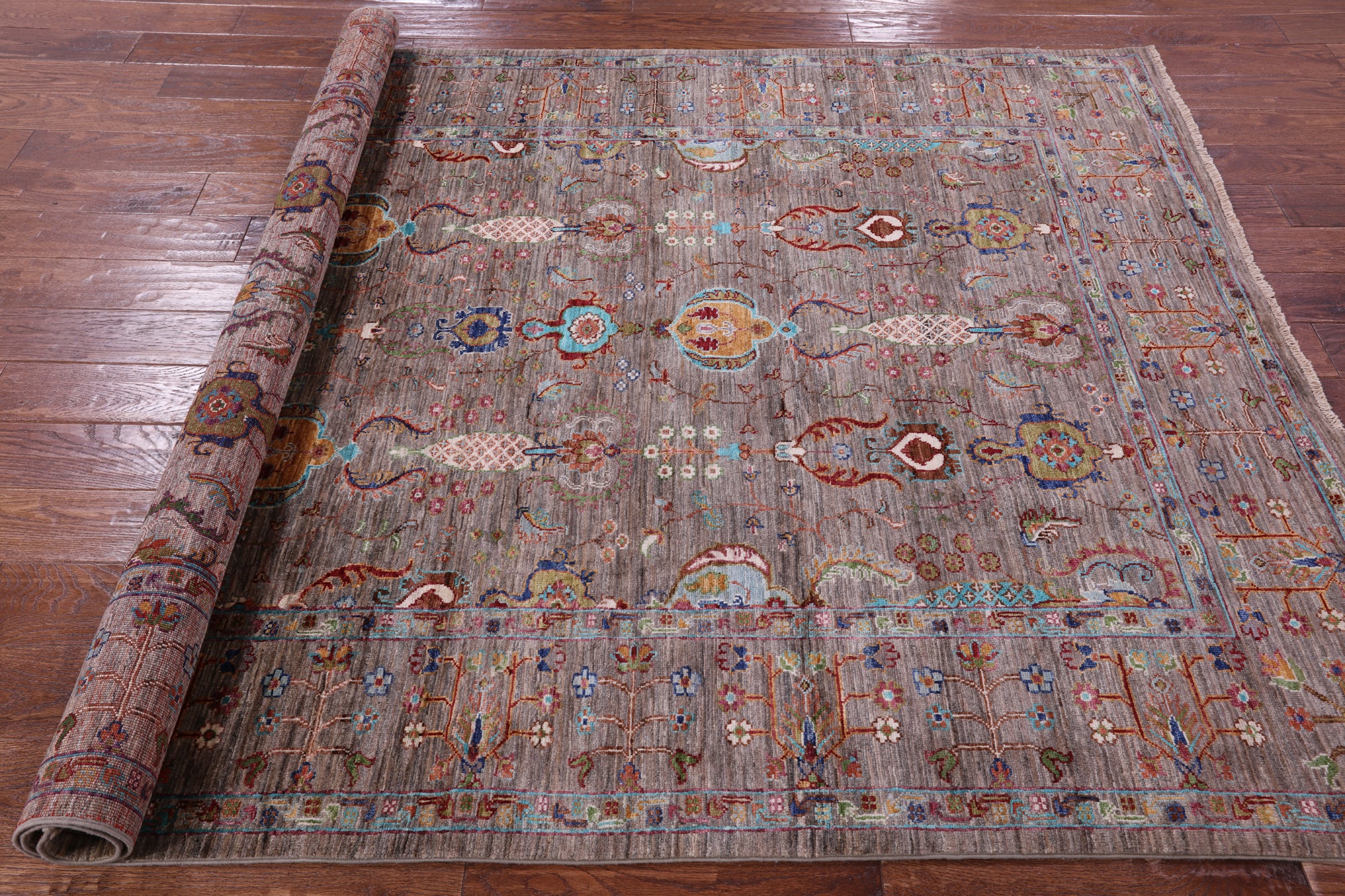 Peshawar Hand Knotted Wool Rug - 5' 9" X 7' 9" - Golden Nile