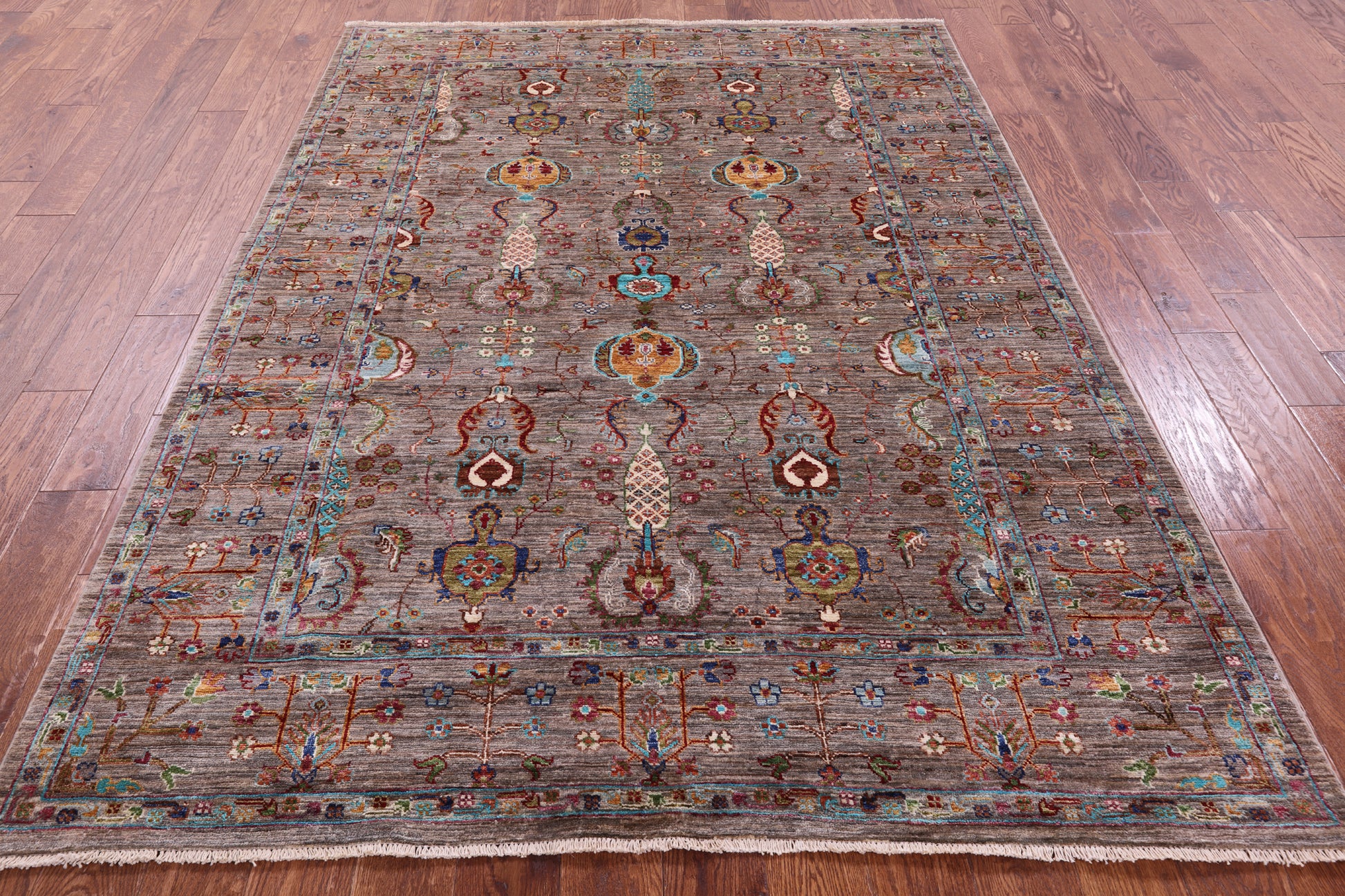 Peshawar Hand Knotted Wool Rug - 5' 9" X 7' 9" - Golden Nile