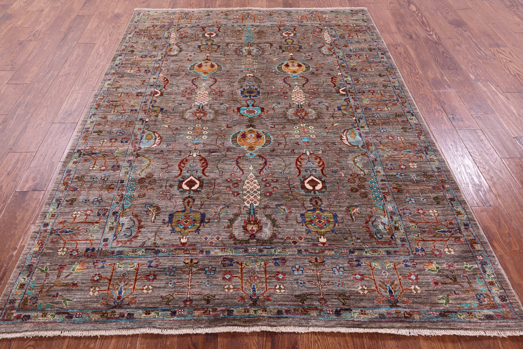 Peshawar Hand Knotted Wool Rug - 5' 9" X 7' 9" - Golden Nile