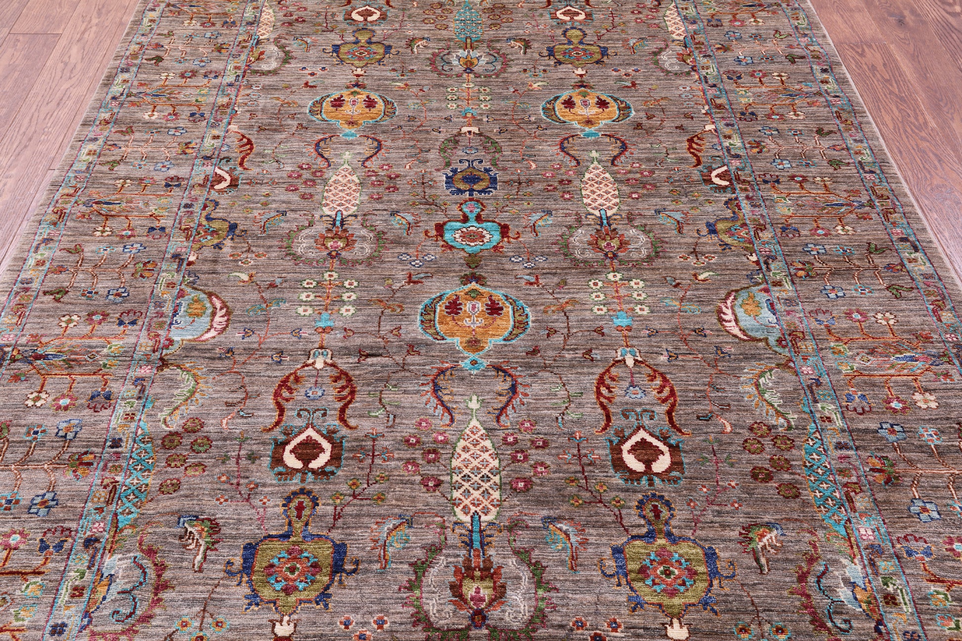 Peshawar Hand Knotted Wool Rug - 5' 9" X 7' 9" - Golden Nile