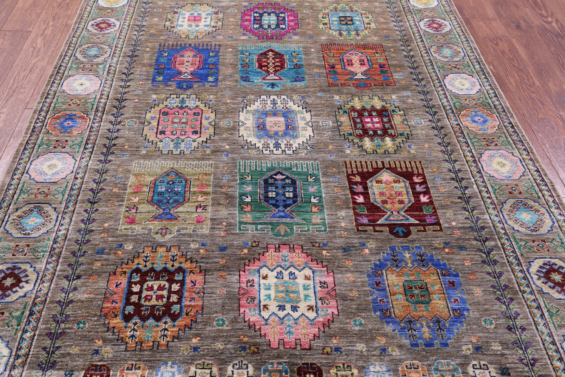 Turkmen Ersari Hand Knotted Wool Rug - 5' 7" X 8' 2" - Golden Nile