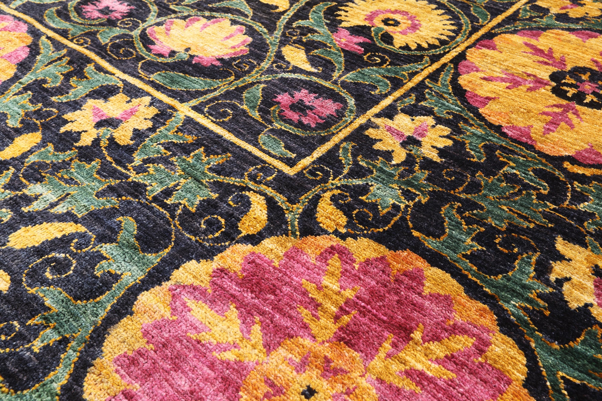 Black William Morris Handmade Wool Area Rug - 6' 2" X 9' 1" - Golden Nile