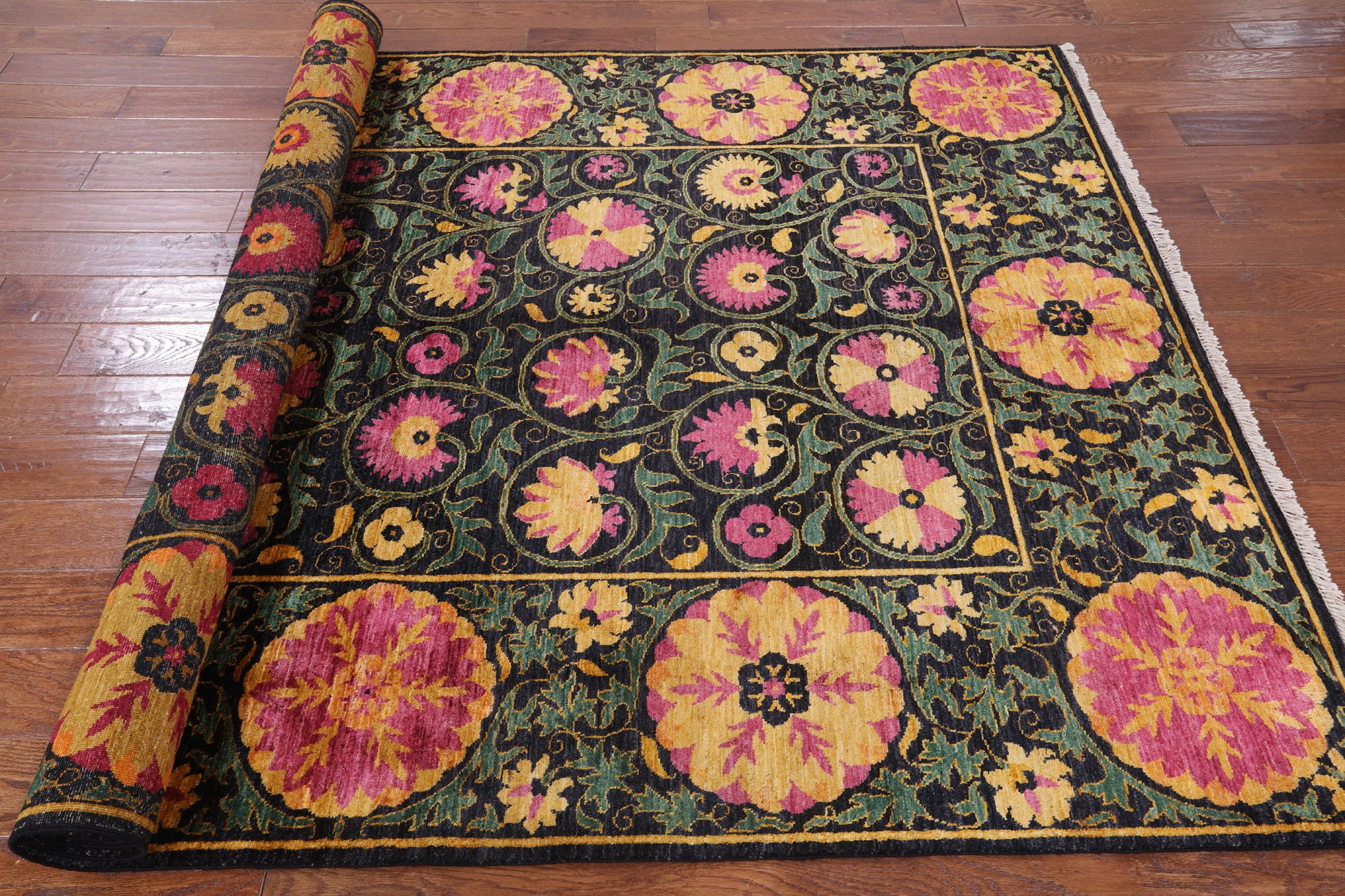 Black William Morris Handmade Wool Area Rug - 6' 2" X 9' 1" - Golden Nile