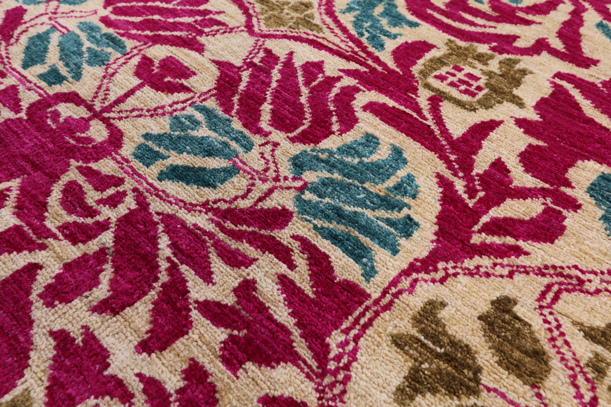 Ivory William Morris Hand Knotted Wool Area Rug - 5' 2" X 7' 8" - Golden Nile