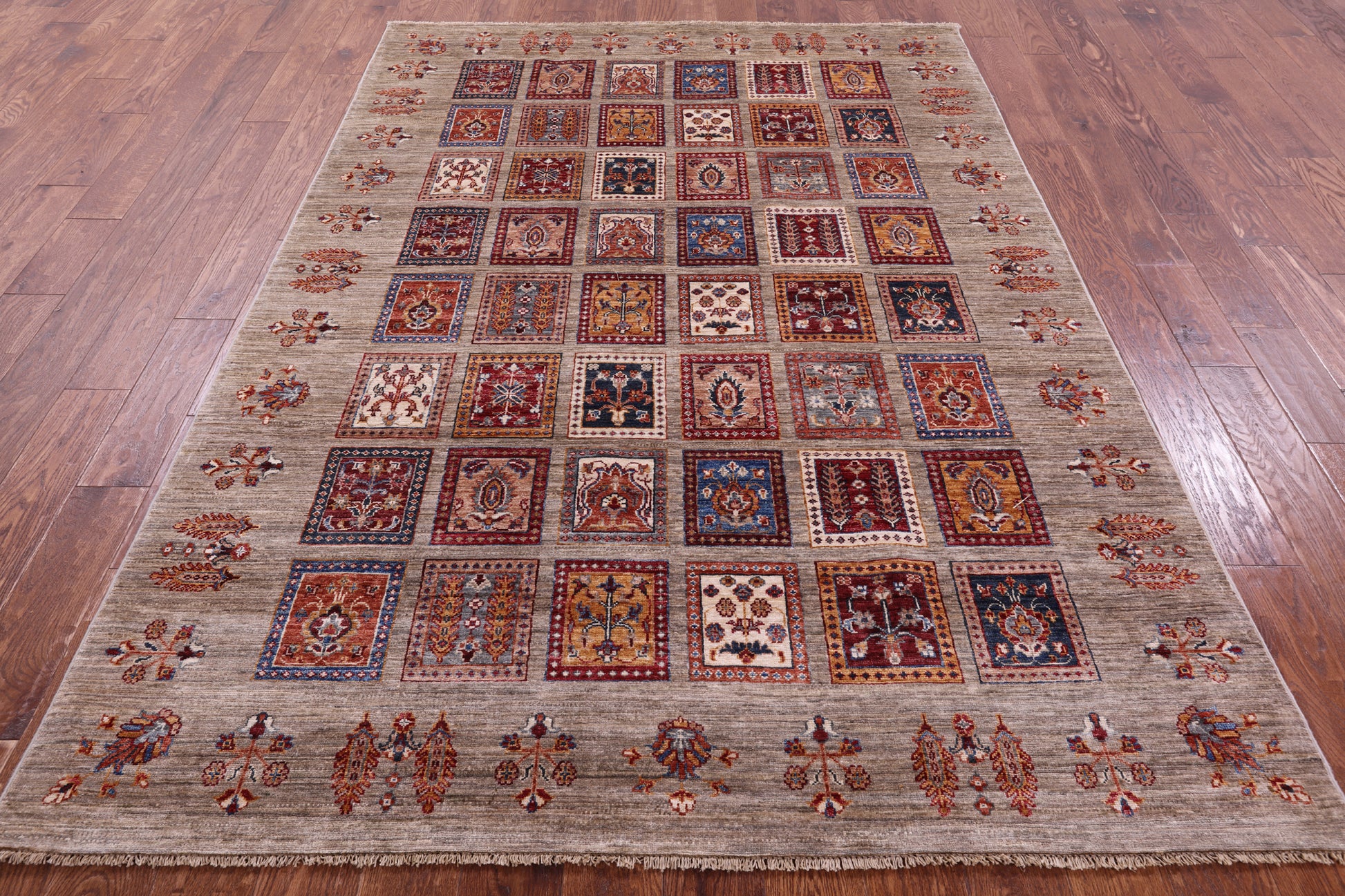 Garden Design Persian Handmade Wool Rug - 5' 9" X 8' 3" - Golden Nile