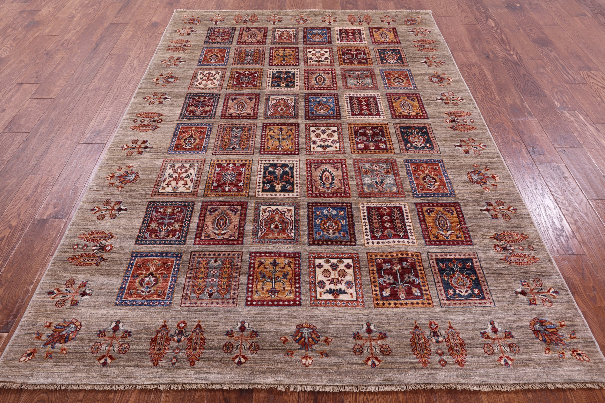 Garden Design Persian Handmade Wool Rug - 5' 9" X 8' 3" - Golden Nile