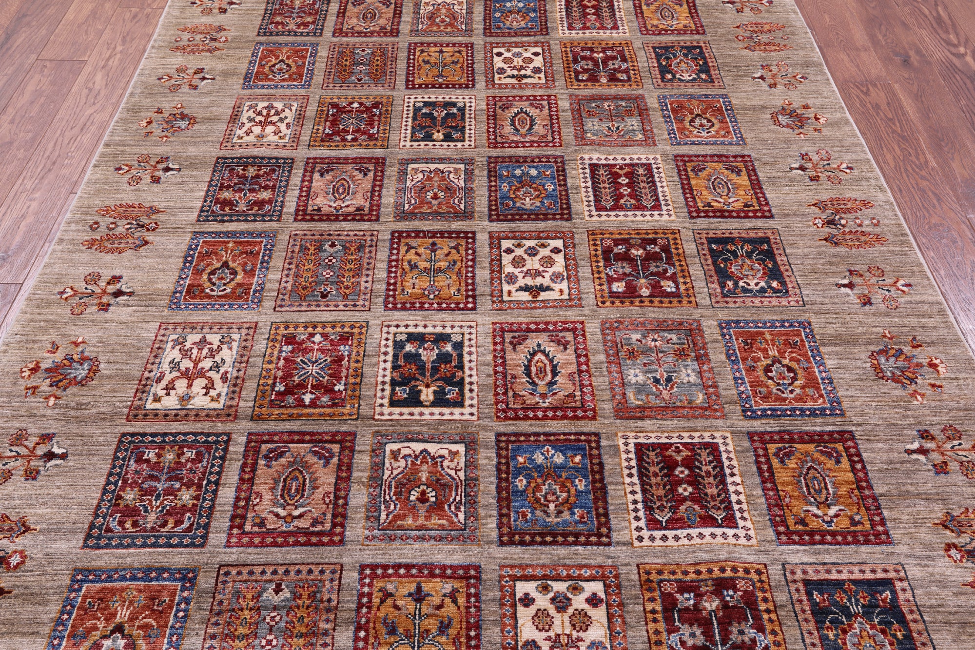 Garden Design Persian Handmade Wool Rug - 5' 9" X 8' 3" - Golden Nile