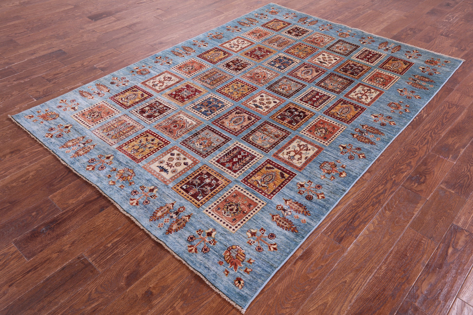 Blue Garden Design Persian Handmade Wool Rug - 5' 6" X 7' 10" - Golden Nile