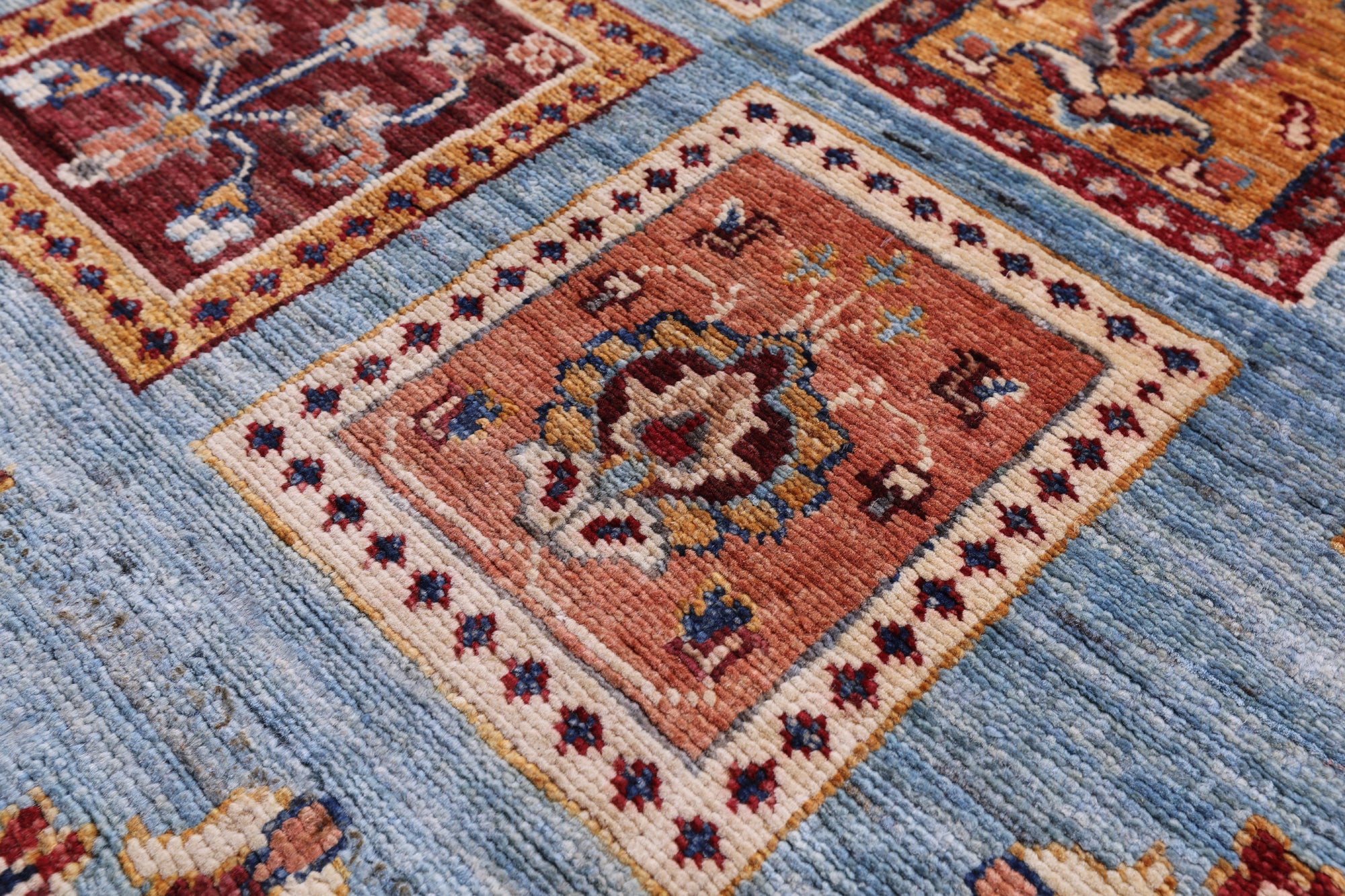 Blue Garden Design Persian Handmade Wool Rug - 5' 6" X 7' 10" - Golden Nile