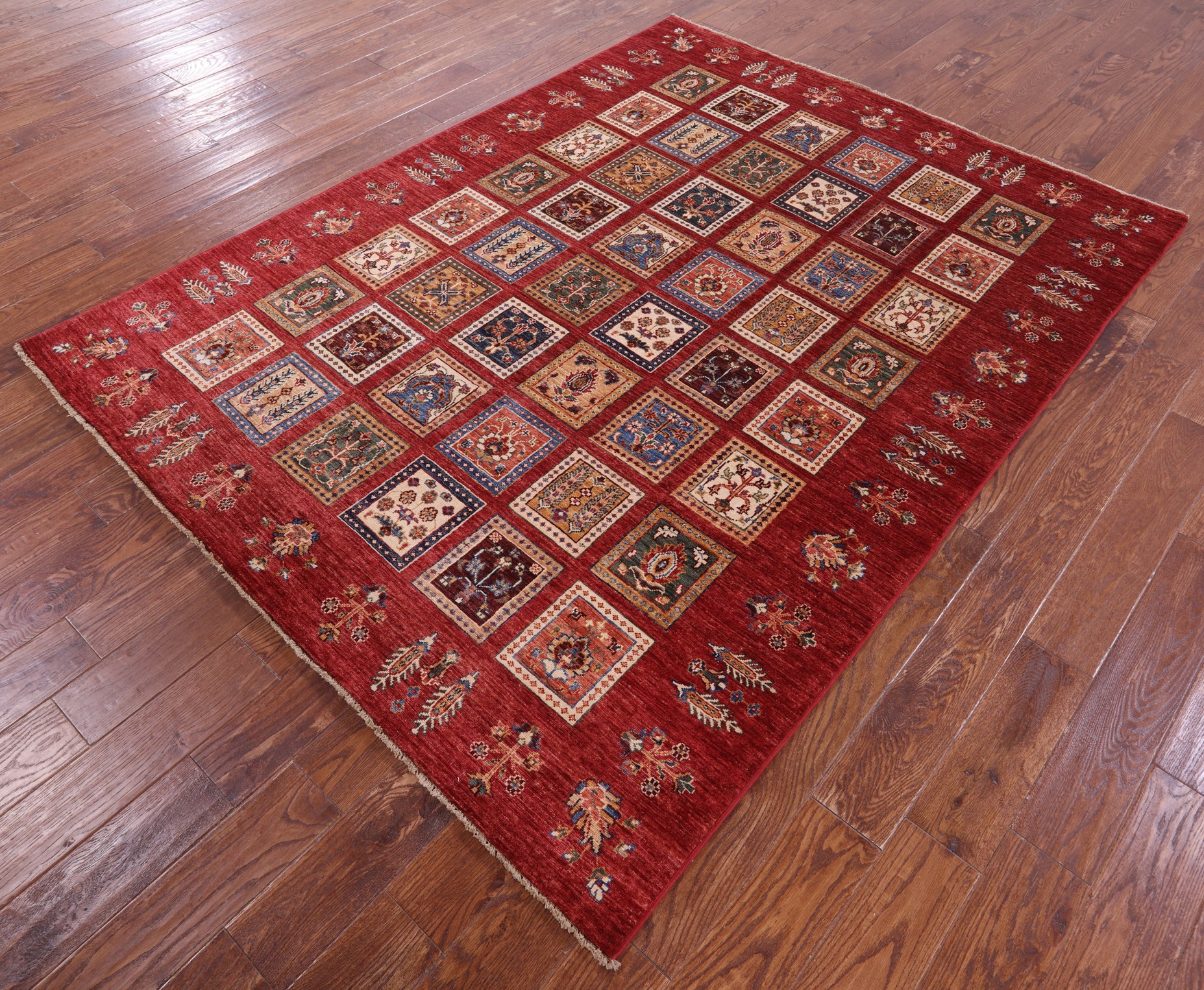Red Garden Design Persian Handmade Wool Rug - 5' 11" X 7' 10" - Golden Nile