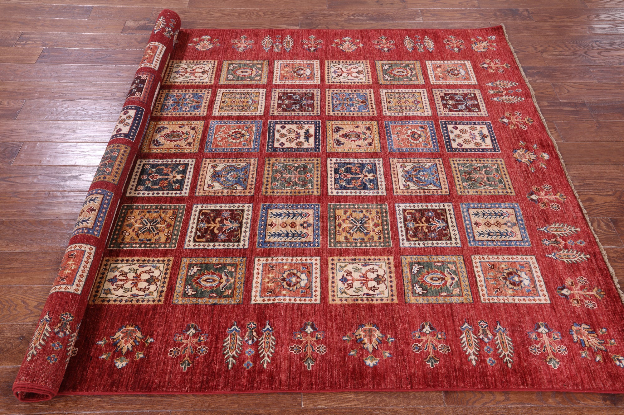 Red Garden Design Persian Handmade Wool Rug - 5' 11" X 7' 10" - Golden Nile