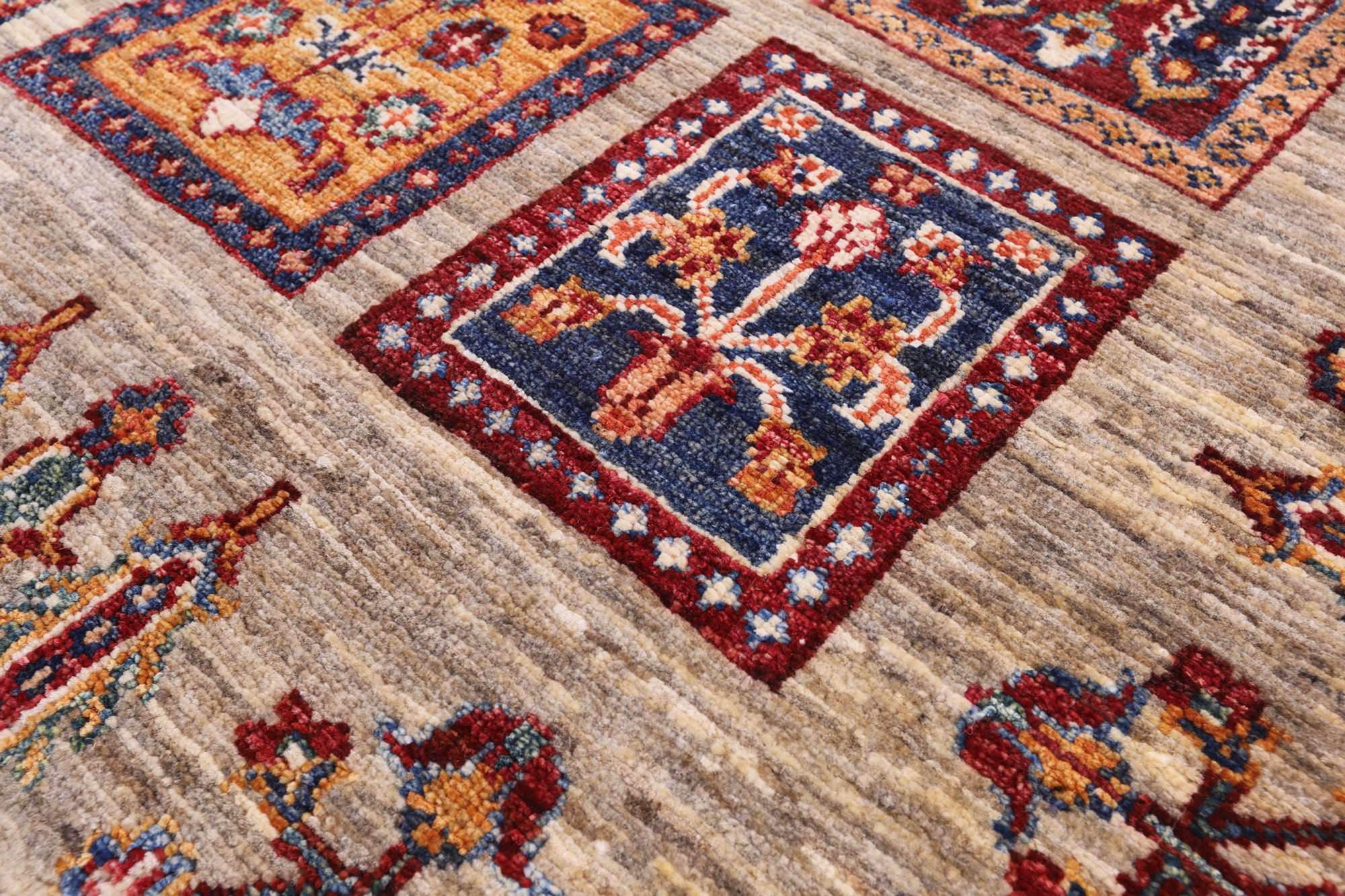 Garden Design Persian Hand Knotted Wool Rug - 4' 11" X 6' 4" - Golden Nile