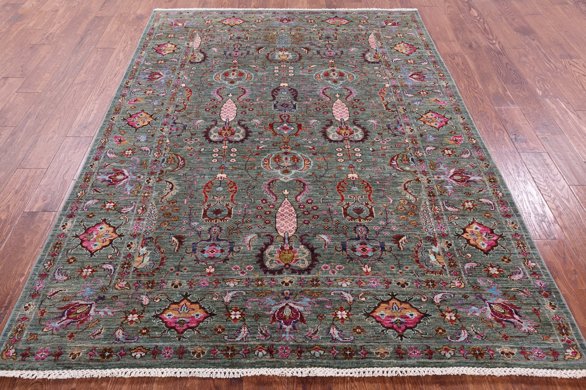 Green Peshawar Hand Knotted Wool Rug - 5' 10" X 7' 10" - Golden Nile