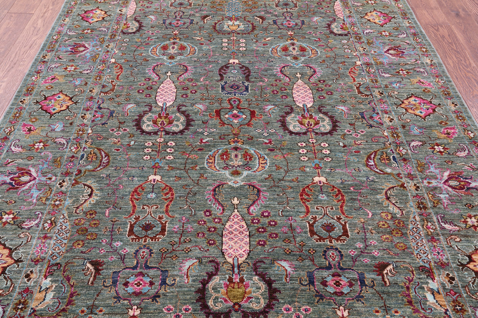 Green Peshawar Hand Knotted Wool Rug - 5' 10" X 7' 10" - Golden Nile