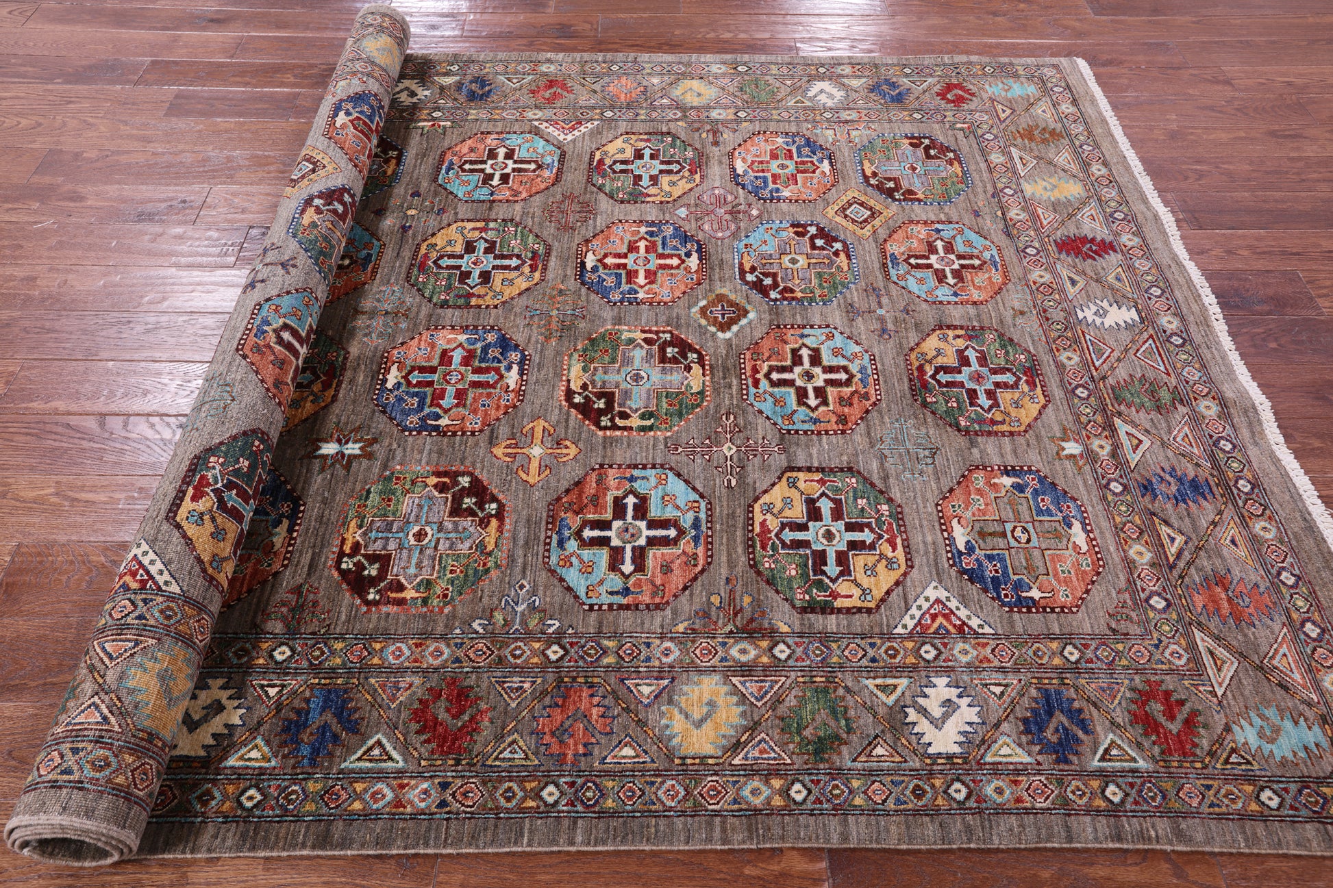 Turkmen Ersari Hand Knotted Wool Rug - 6' 3" X 9' 0" - Golden Nile