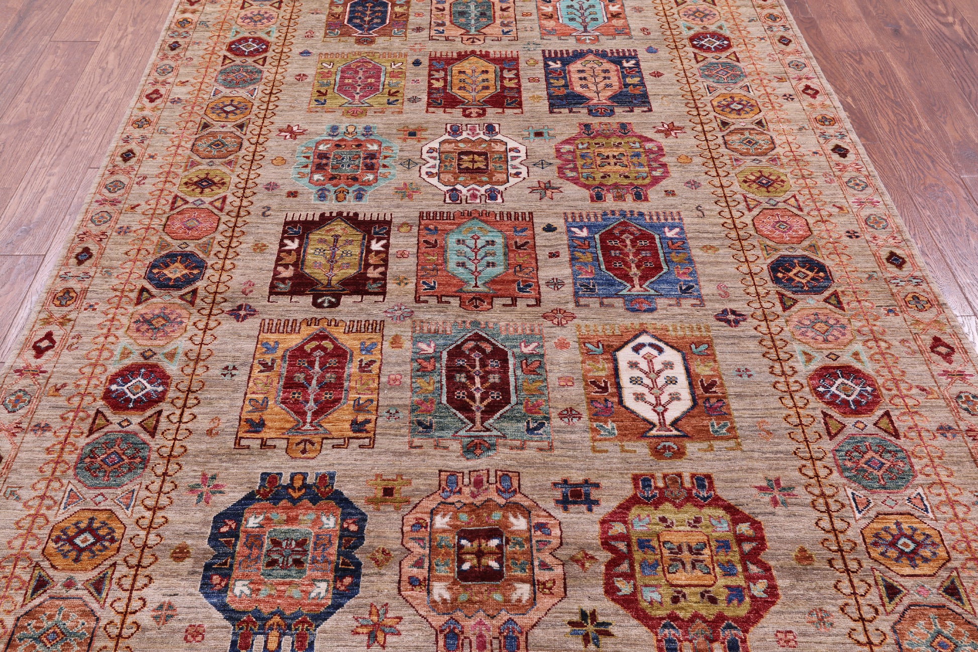 Turkmen Ersari Hand Knotted Wool Rug - 5' 8" X 8' 3" - Golden Nile
