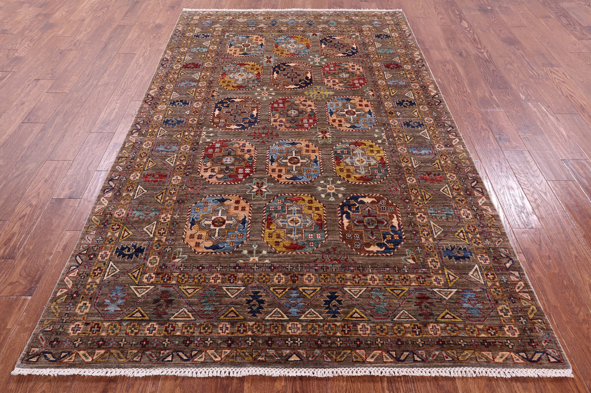 Turkmen Ersari Hand Knotted Wool Rug - 5' 6" X 9' 9" - Golden Nile