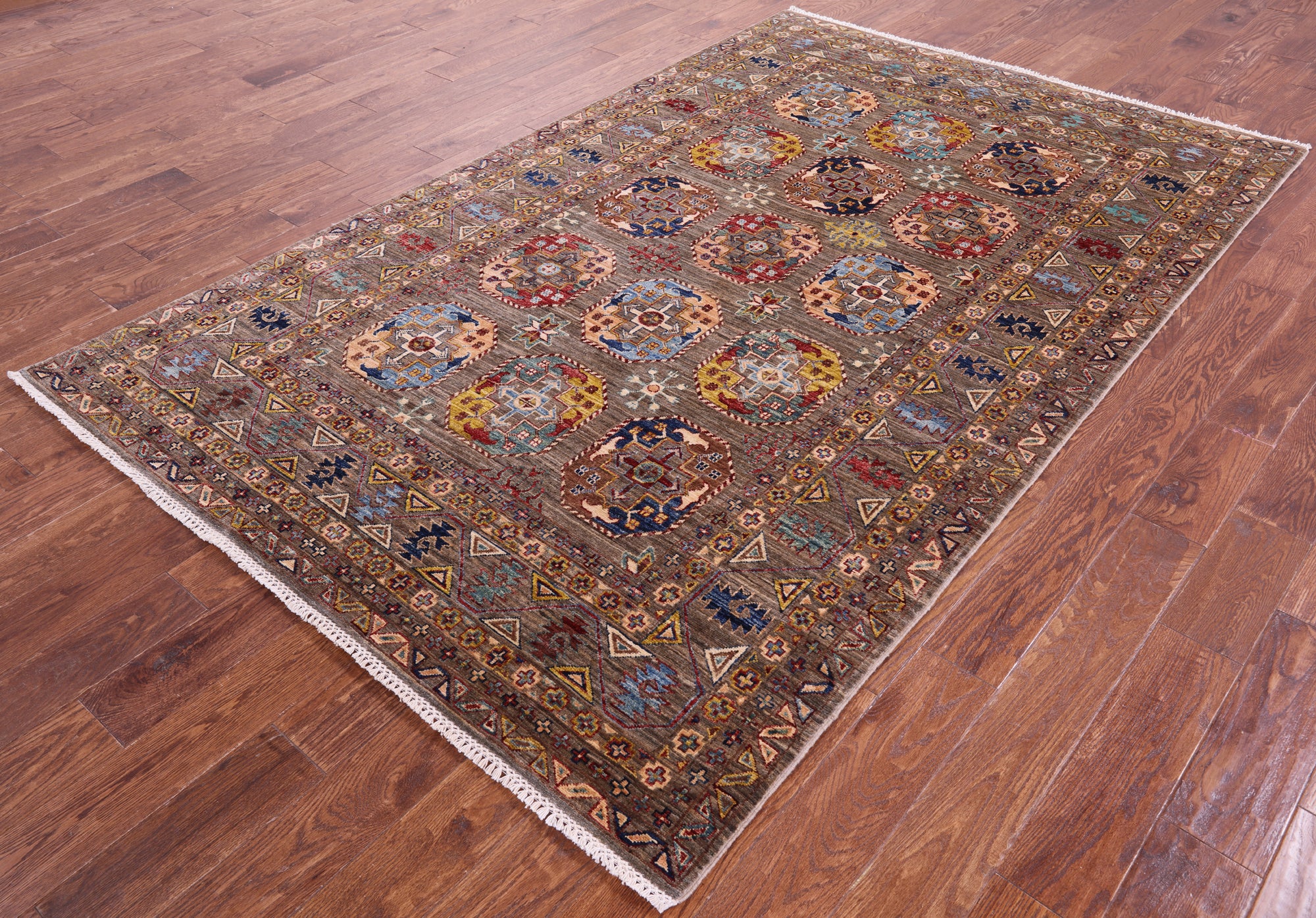 Turkmen Ersari Hand Knotted Wool Rug - 5' 6" X 9' 9" - Golden Nile