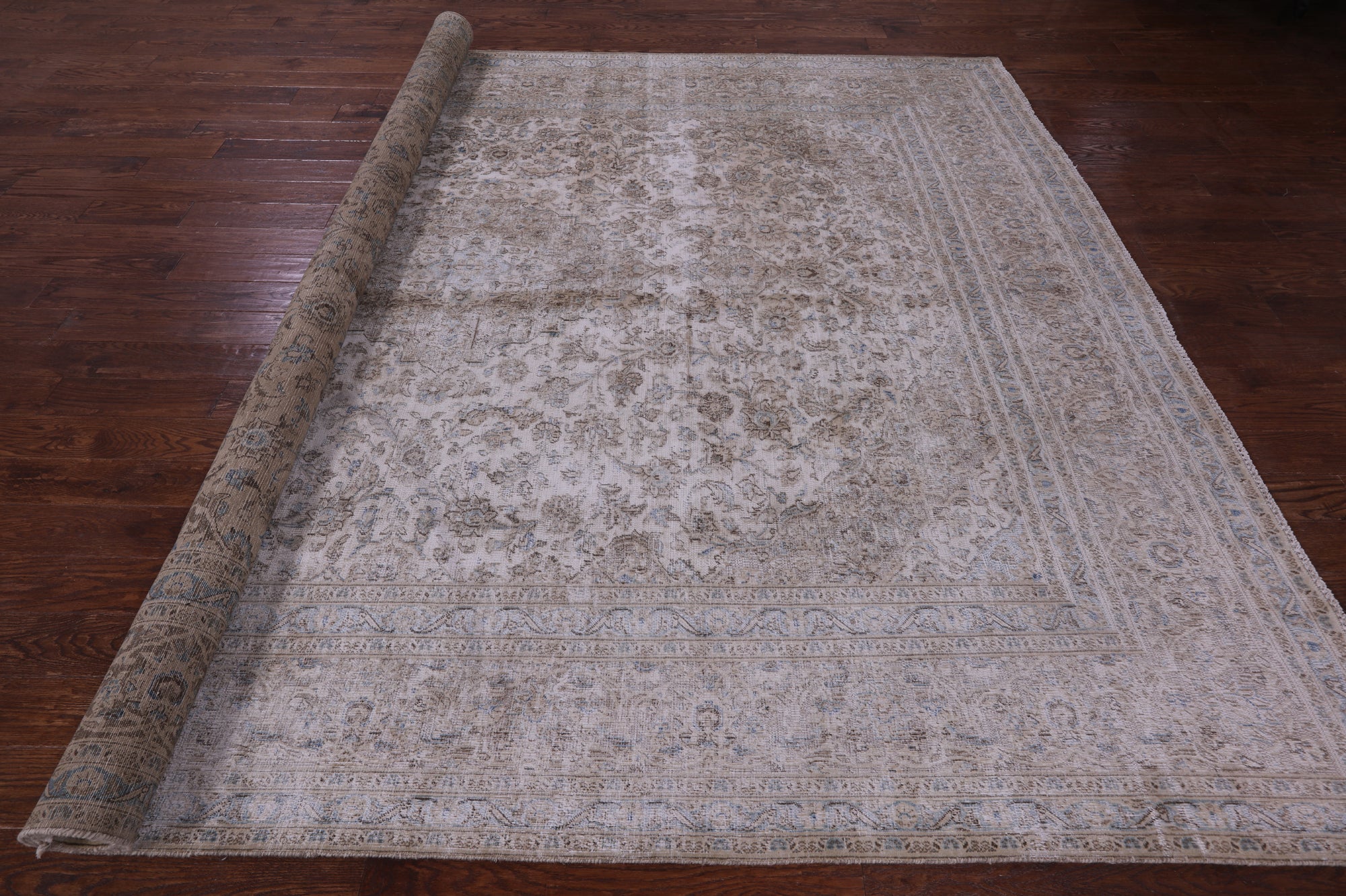 Ivory Persian Vintage White Wash Handmade Wool Rug - 9' 6" X 12' 6" - Golden Nile