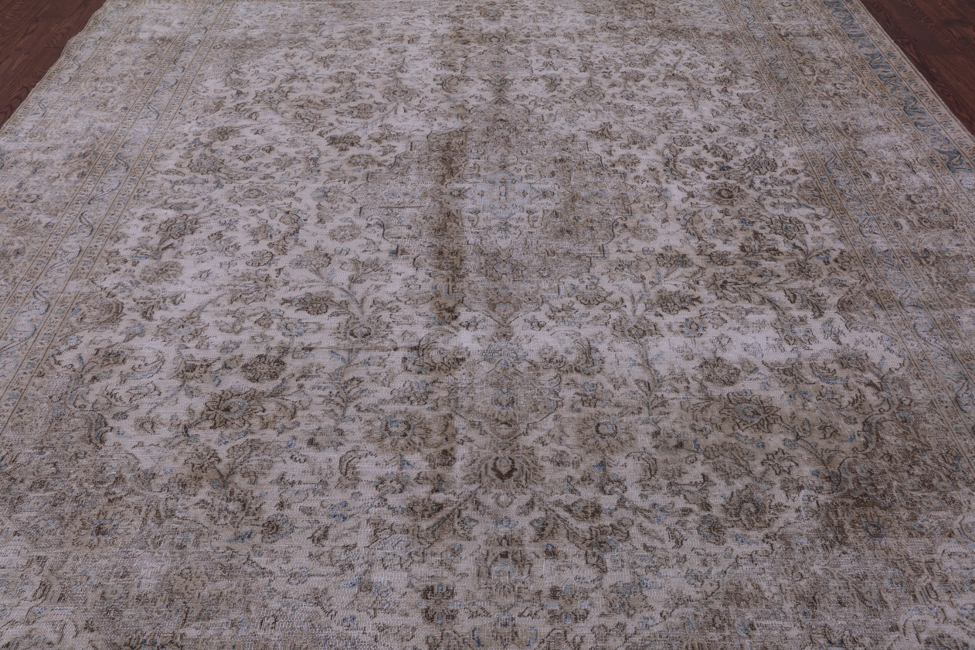 Ivory Persian Vintage White Wash Handmade Wool Rug - 9' 6" X 12' 6" - Golden Nile