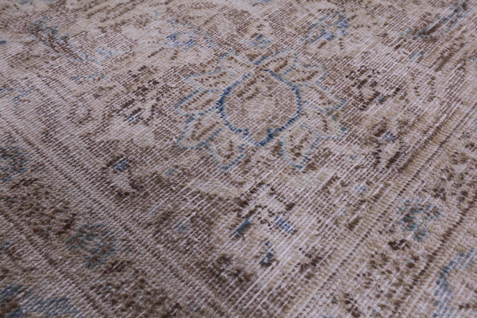 Ivory Persian Vintage White Wash Handmade Wool Rug - 9' 6" X 12' 6" - Golden Nile