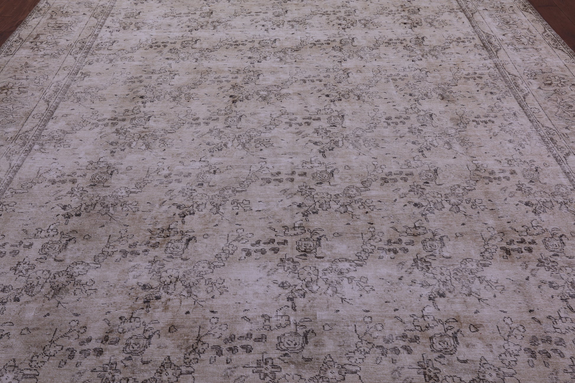 Ivory Persian Vintage White Wash Handmade Wool Rug - 9' 8" X 12' 6" - Golden Nile