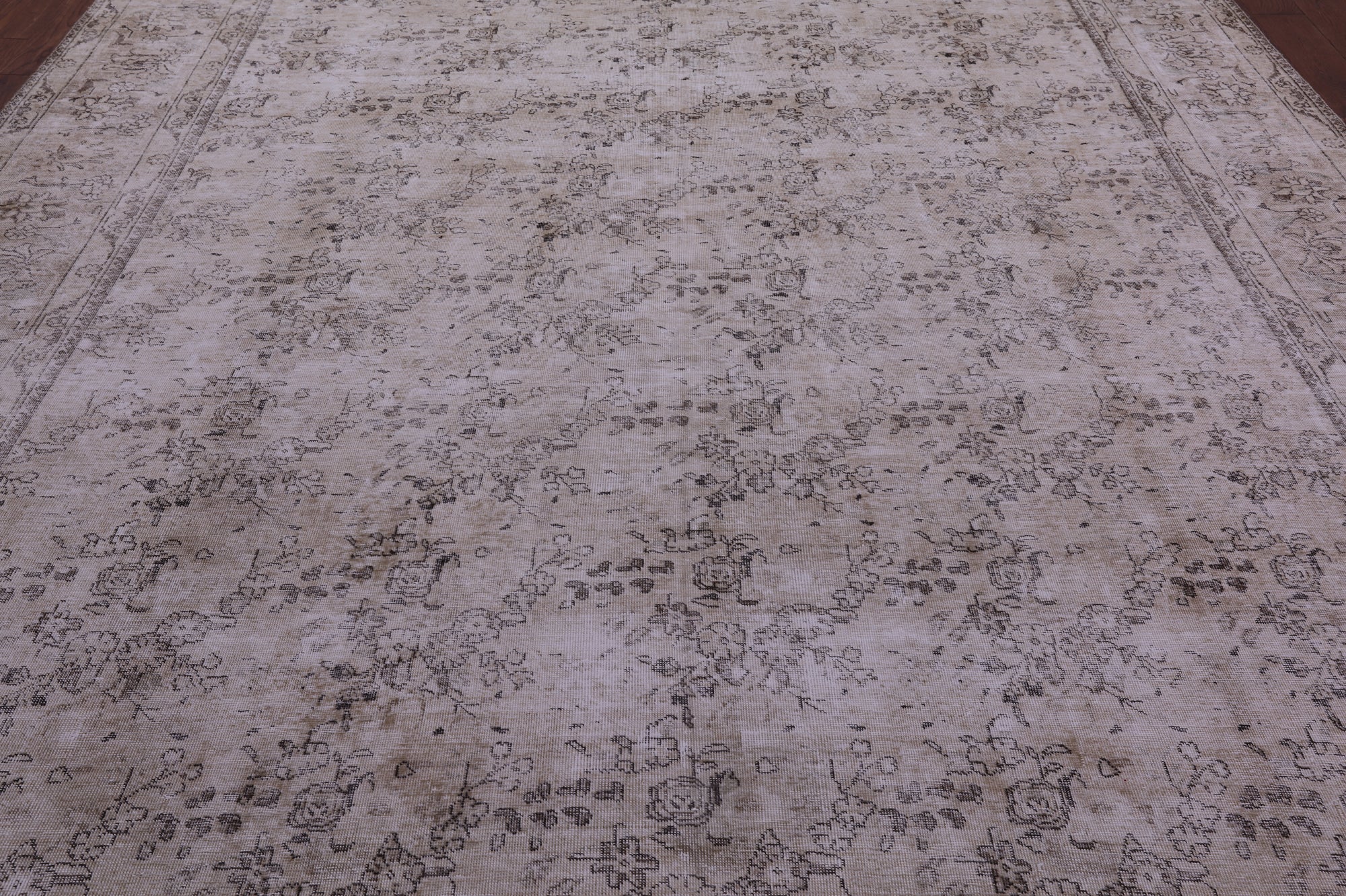Ivory Persian Vintage White Wash Handmade Wool Rug - 9' 8" X 12' 6" - Golden Nile