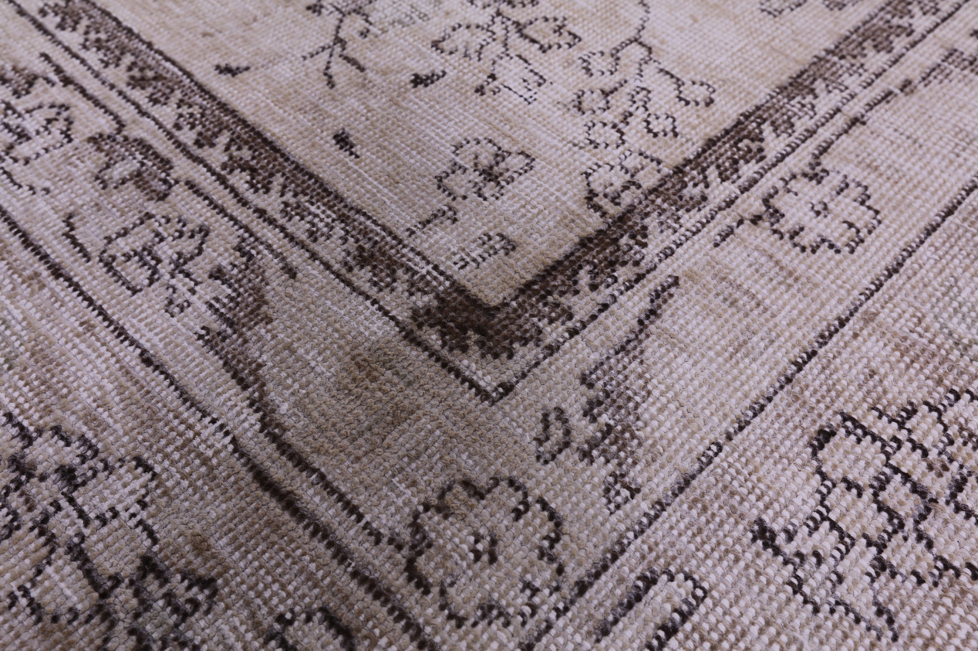 Ivory Persian Vintage White Wash Handmade Wool Rug - 9' 8" X 12' 6" - Golden Nile