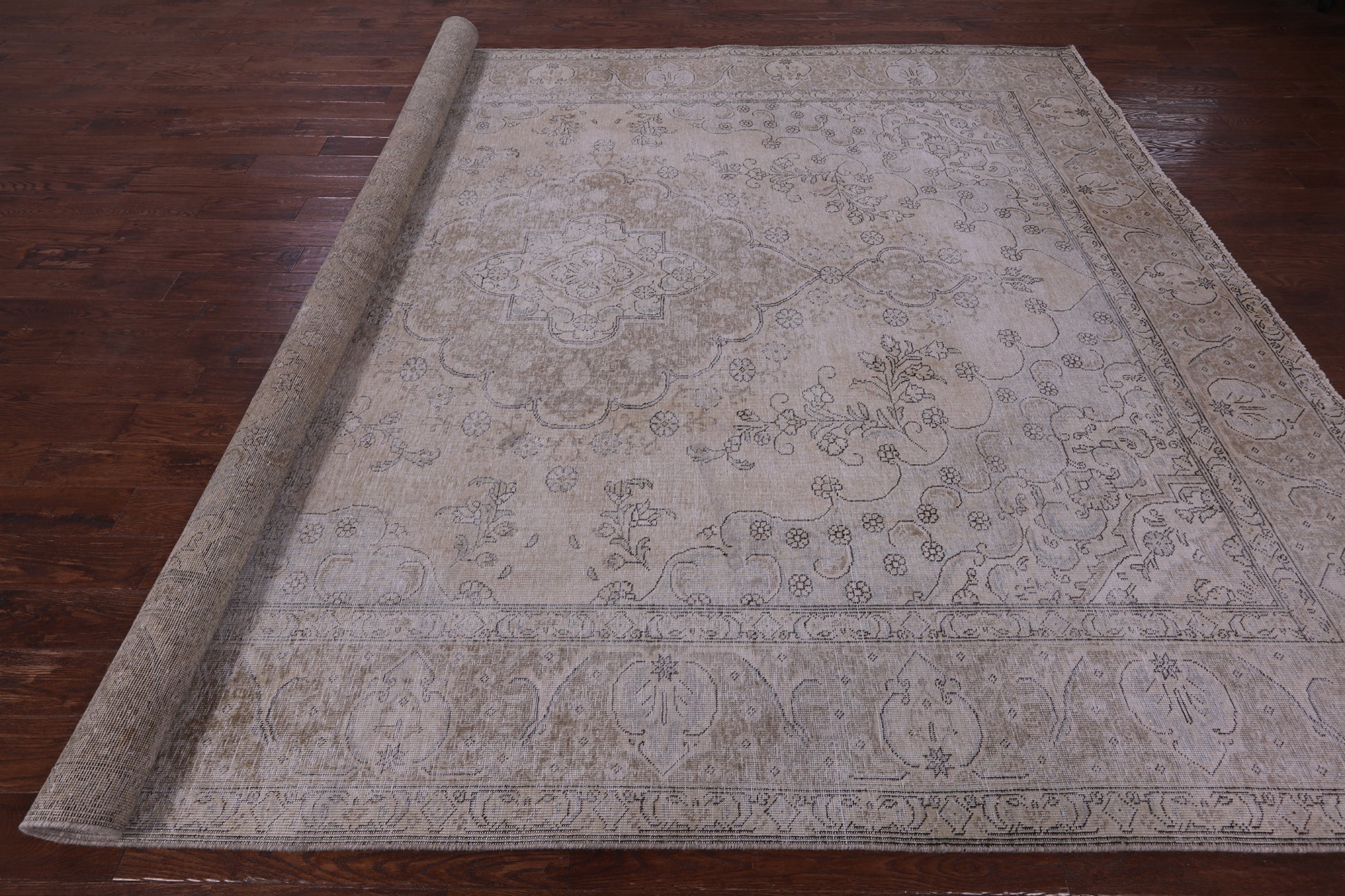 Ivory Persian Vintage White Wash Hand Knotted Wool Rug - 9' 8" X 12' 3" - Golden Nile