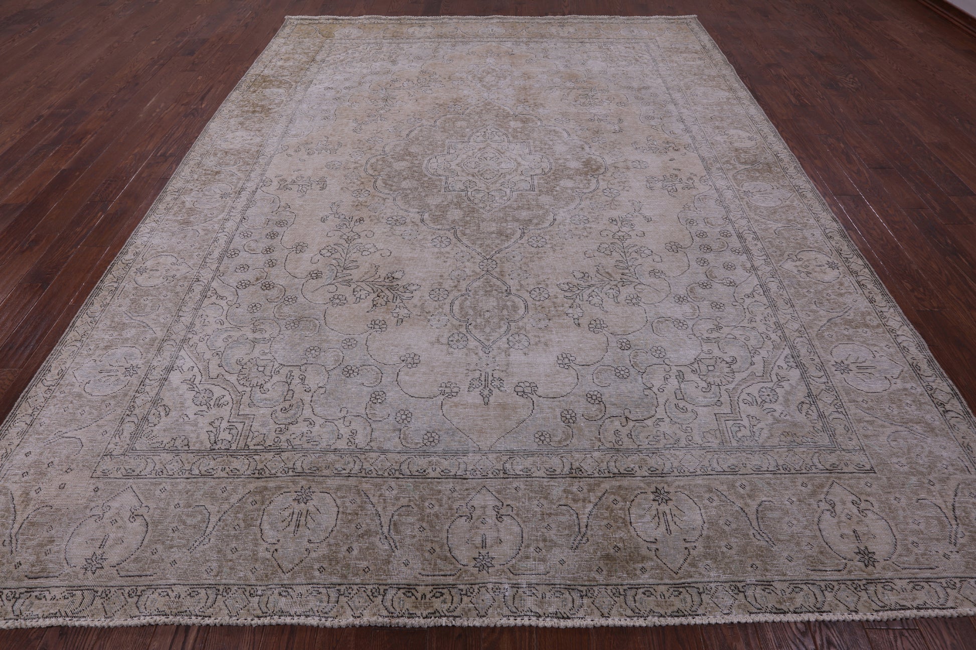Ivory Persian Vintage White Wash Hand Knotted Wool Rug - 9' 8" X 12' 3" - Golden Nile