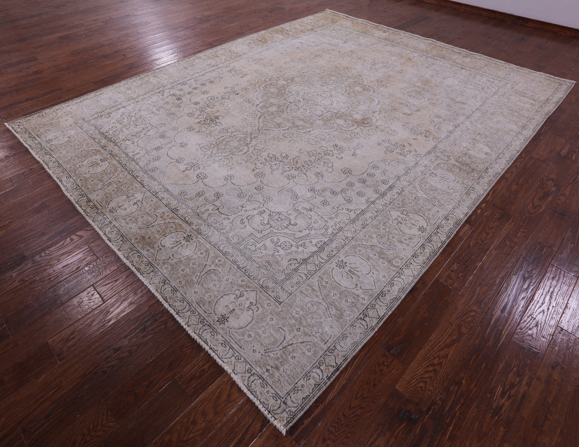 Ivory Persian Vintage White Wash Hand Knotted Wool Rug - 9' 8" X 12' 3" - Golden Nile