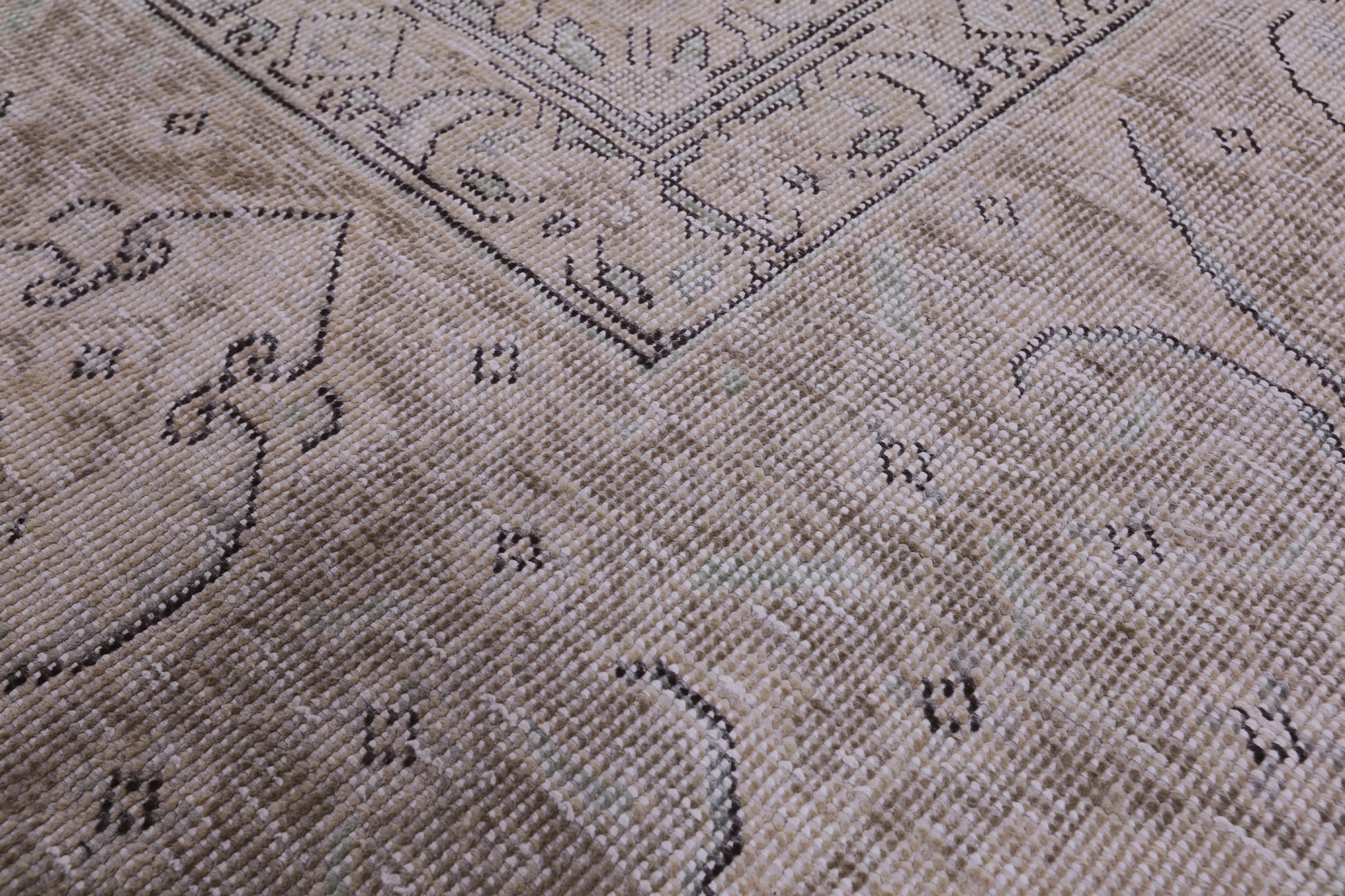 Ivory Persian Vintage White Wash Hand Knotted Wool Rug - 9' 8" X 12' 3" - Golden Nile