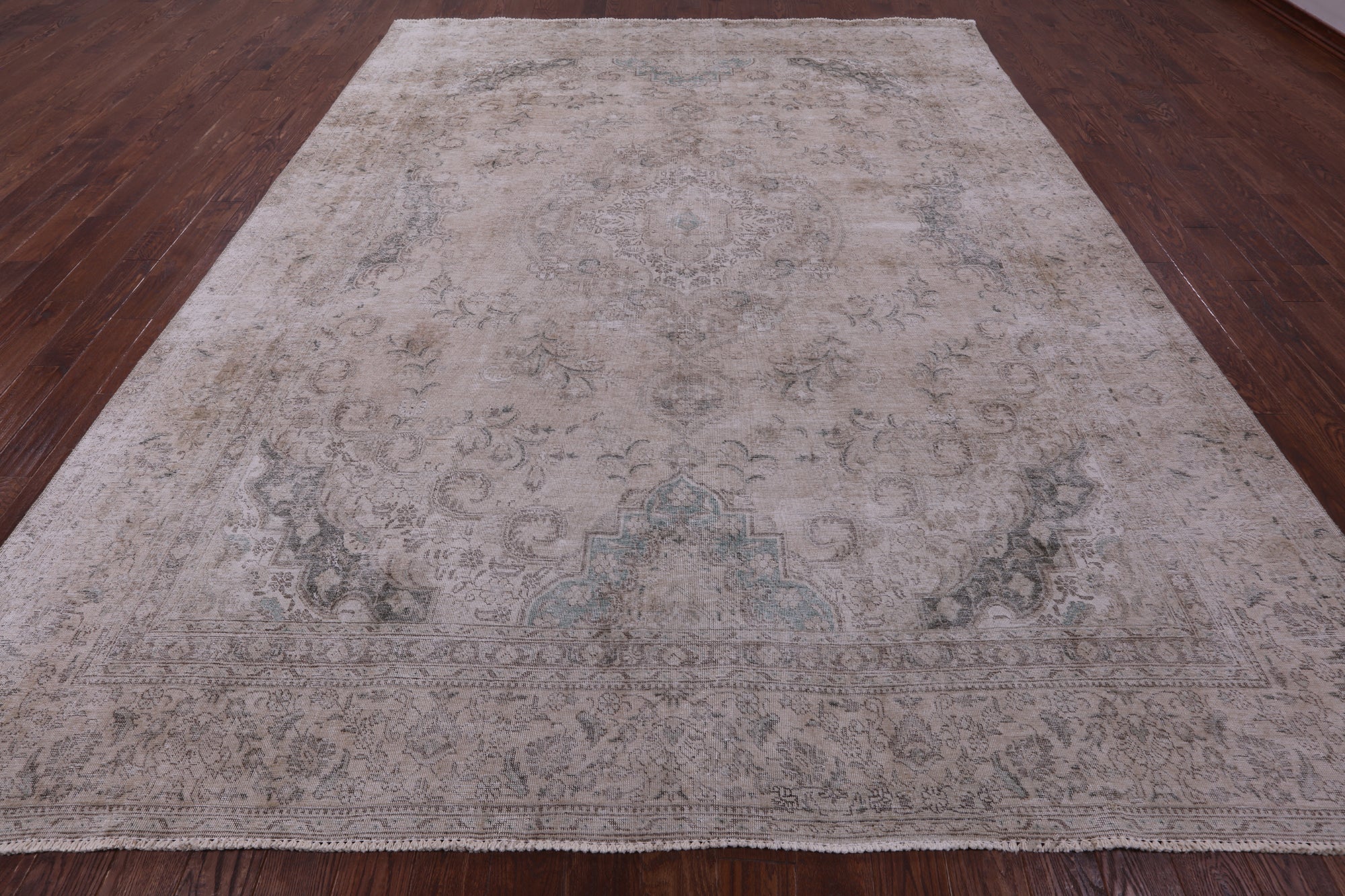 Ivory Persian Vintage White Wash Hand Knotted Wool Rug - 9' 10" X 12' 6" - Golden Nile