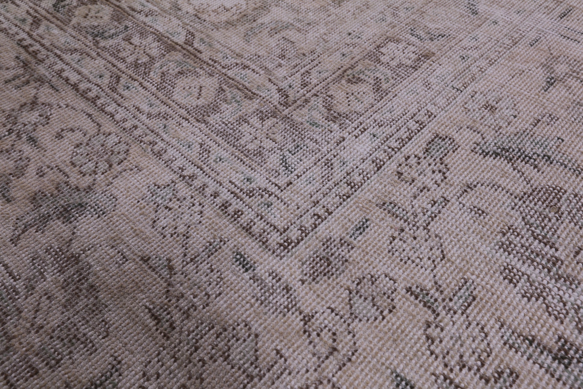 Ivory Persian Vintage White Wash Hand Knotted Wool Rug - 9' 10" X 12' 6" - Golden Nile