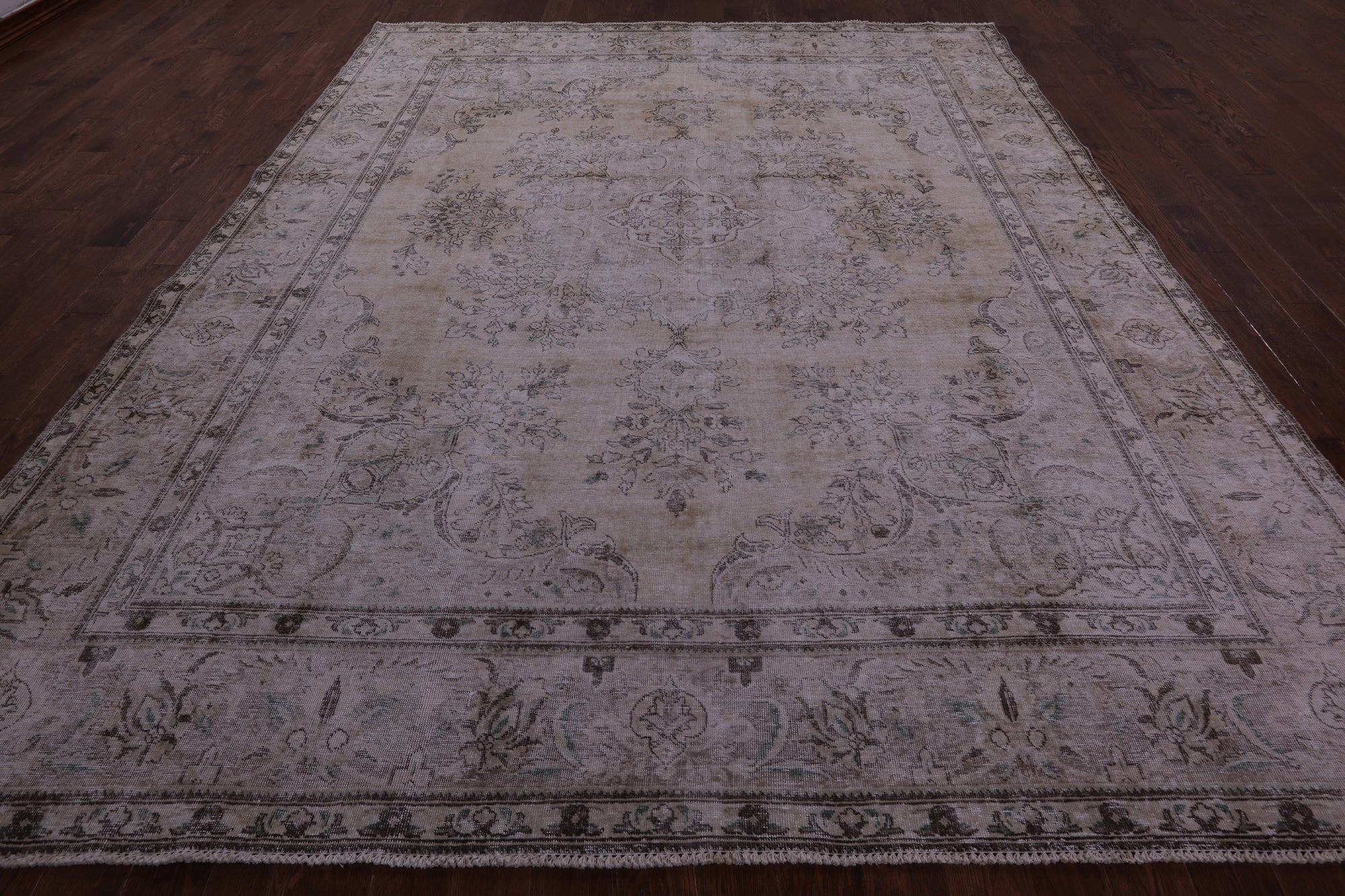 Ivory Persian Vintage White Wash Hand Knotted Wool Rug - 9' 9" X 12' 2" - Golden Nile