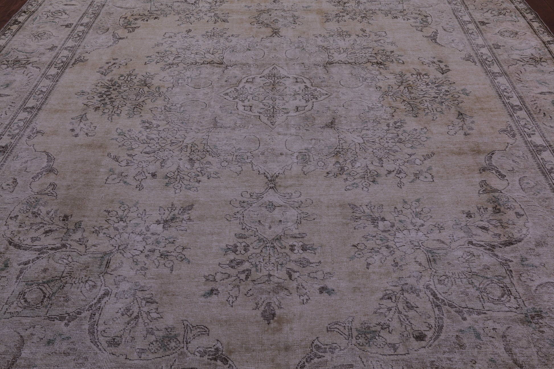Ivory Persian Vintage White Wash Hand Knotted Wool Rug - 9' 9" X 12' 2" - Golden Nile