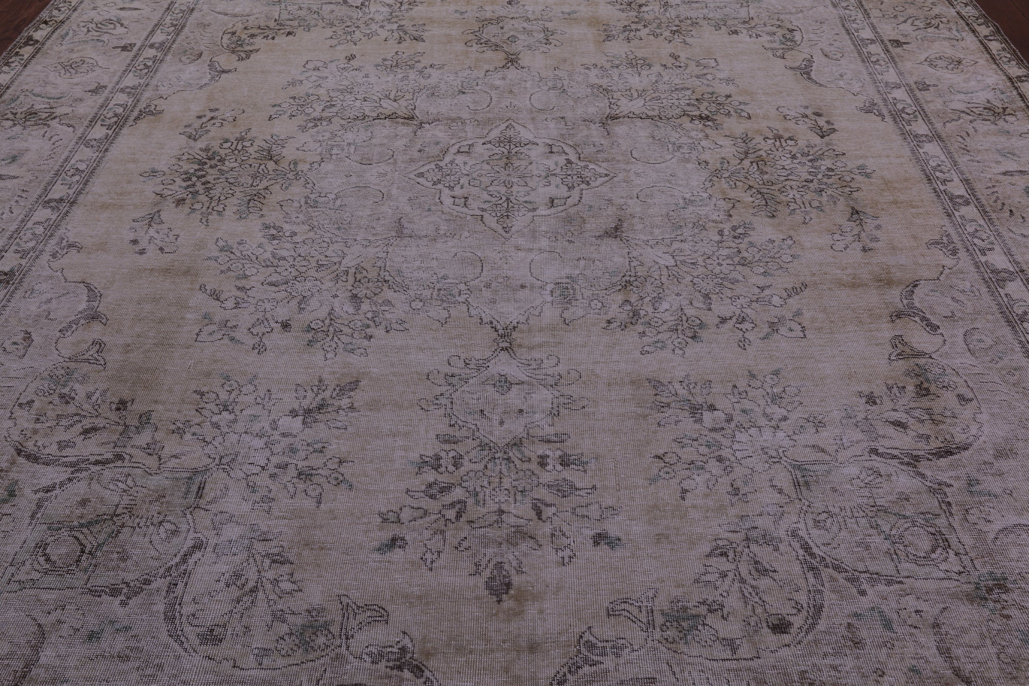 Ivory Persian Vintage White Wash Hand Knotted Wool Rug - 9' 9" X 12' 2" - Golden Nile