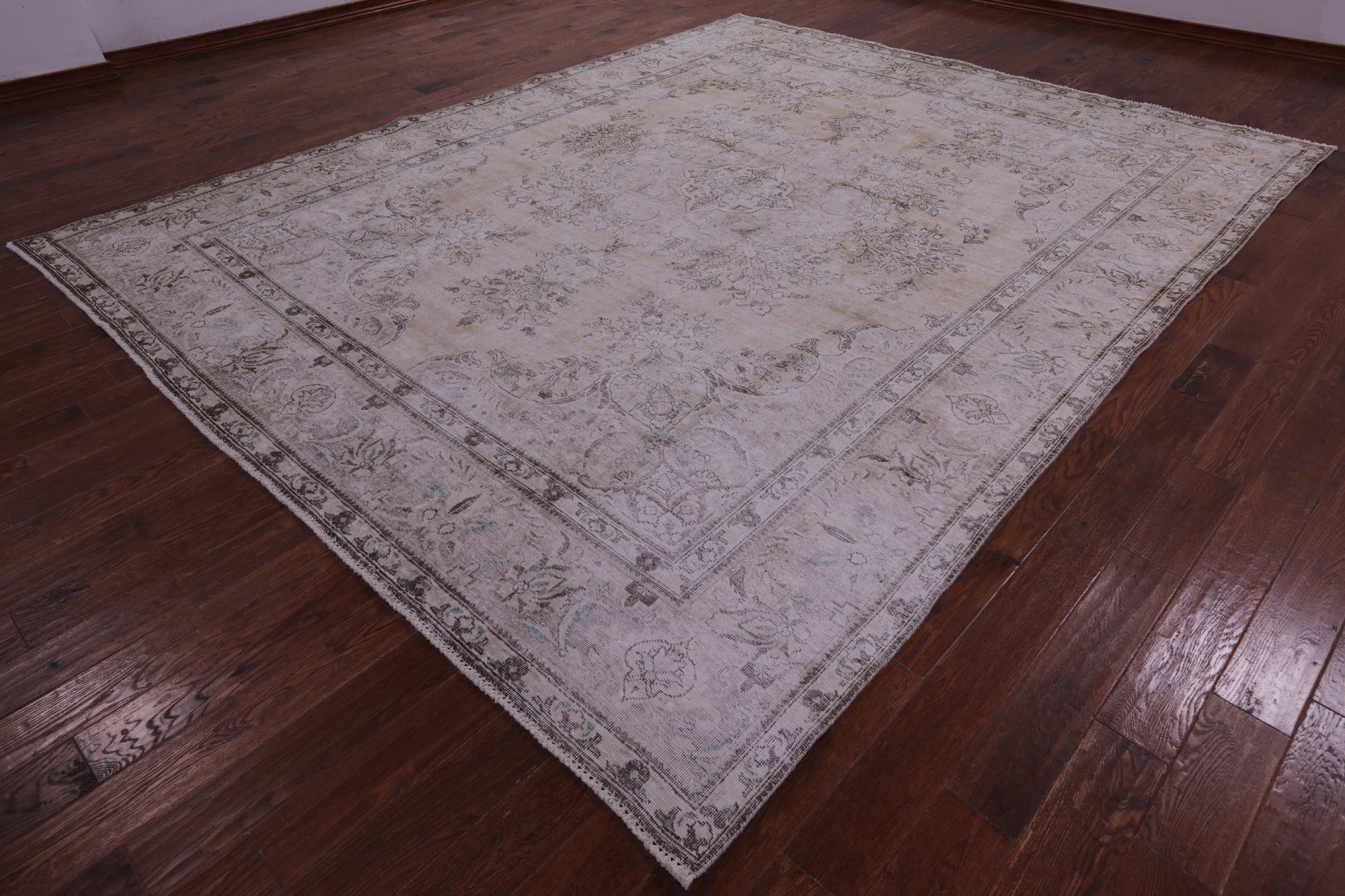 Ivory Persian Vintage White Wash Hand Knotted Wool Rug - 9' 9" X 12' 2" - Golden Nile