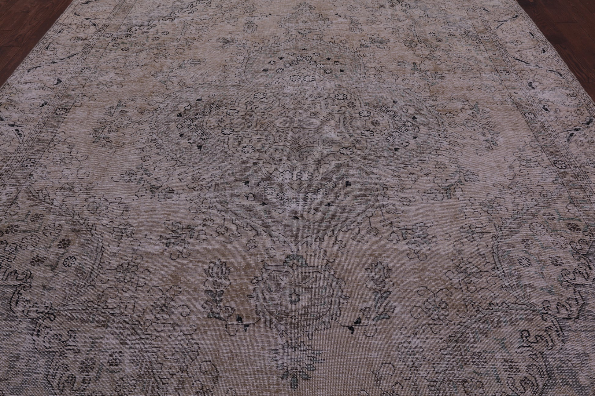 Ivory Persian Vintage White Wash Handmade Wool Rug - 8' 11" X 12' 7" - Golden Nile