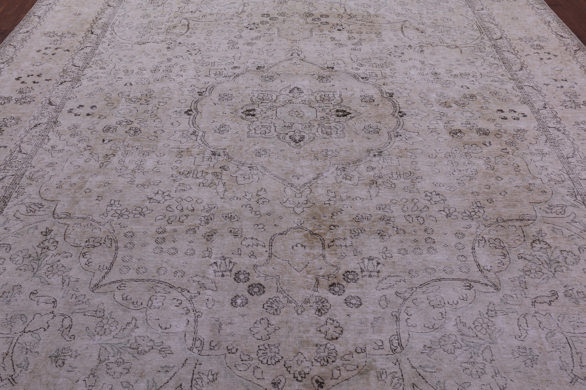 Ivory Persian Vintage White Wash Handmade Wool Rug - 9' 11" X 12' 1" - Golden Nile