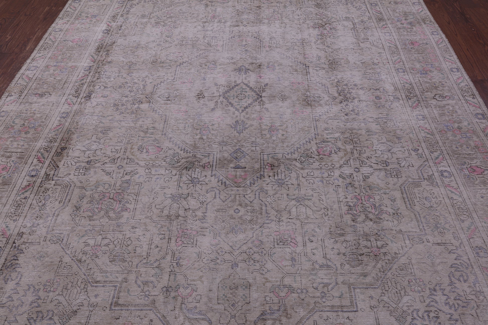 Ivory Persian Vintage White Wash Hand Knotted Wool Rug - 8' 0" X 10' 10" - Golden Nile