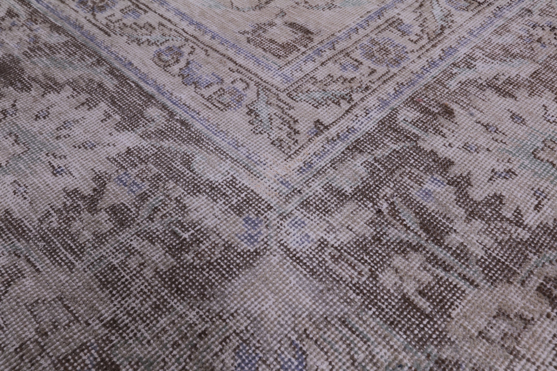 Ivory Persian Vintage White Wash Hand Knotted Wool Rug - 9' 8" X 12' 0" - Golden Nile