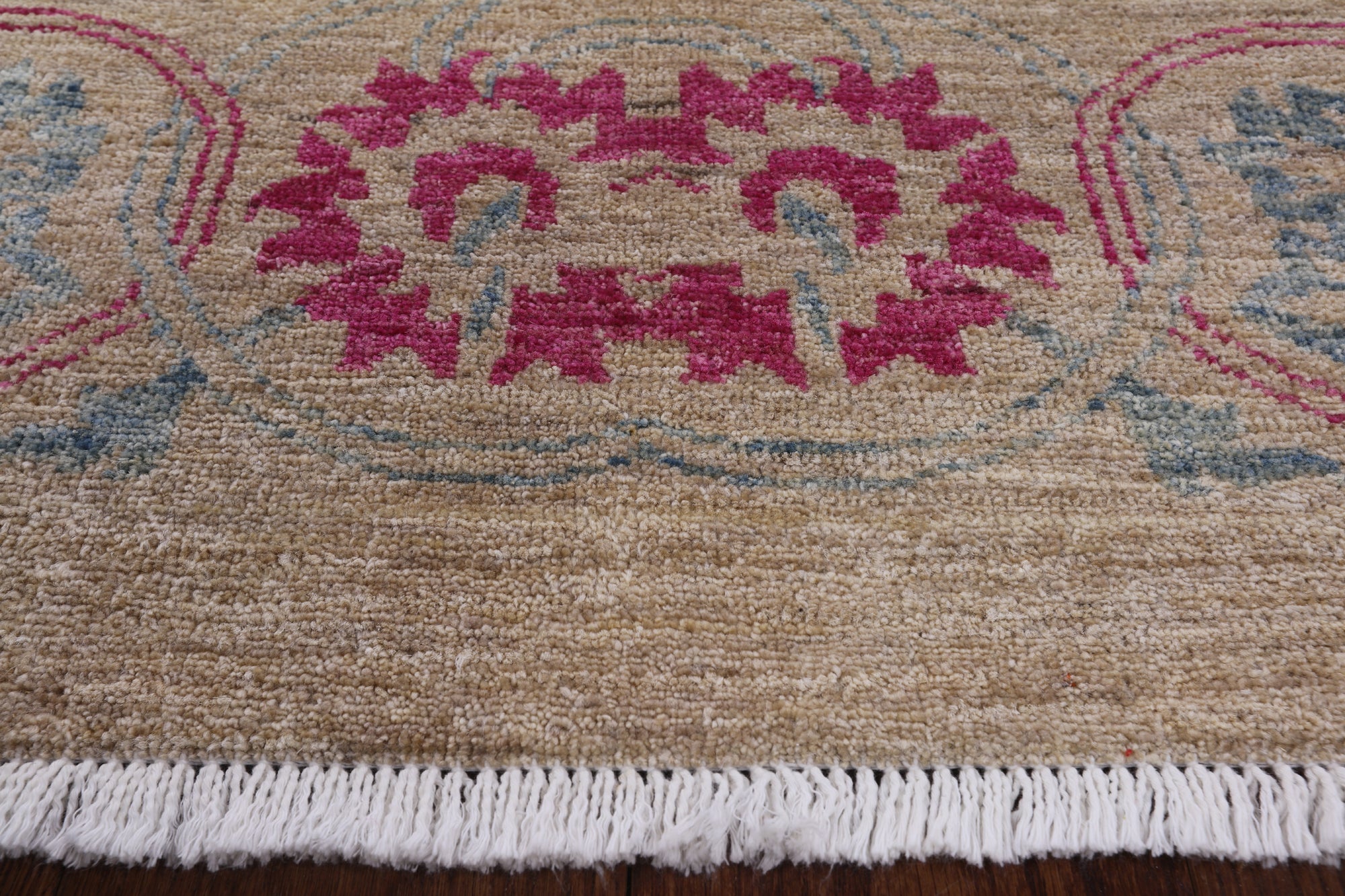 Ivory William Morris Hand Knotted Wool Area Rug - 5' 0" X 7' 9" - Golden Nile