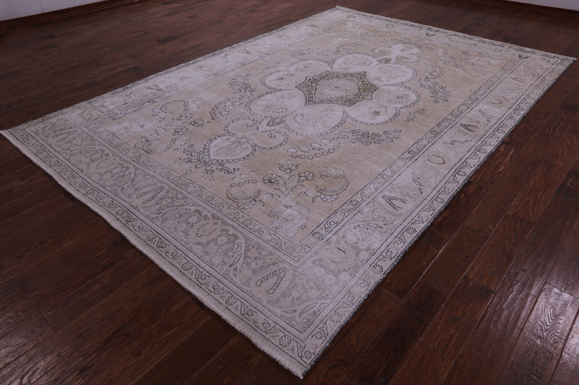 Ivory Persian Vintage White Wash Hand Knotted Wool Rug - 7' 11" X 11' 6" - Golden Nile