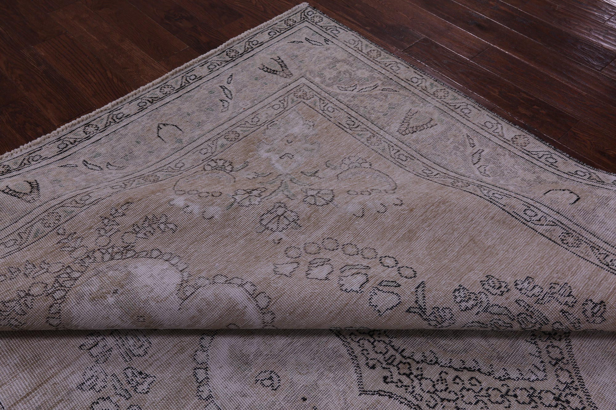 Ivory Persian Vintage White Wash Hand Knotted Wool Rug - 7' 11" X 11' 6" - Golden Nile