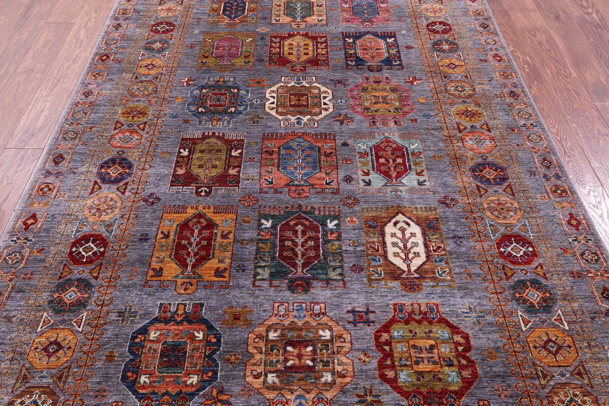 Turkmen Ersari Hand Knotted Wool Rug - 5' 6" X 8' 5" - Golden Nile